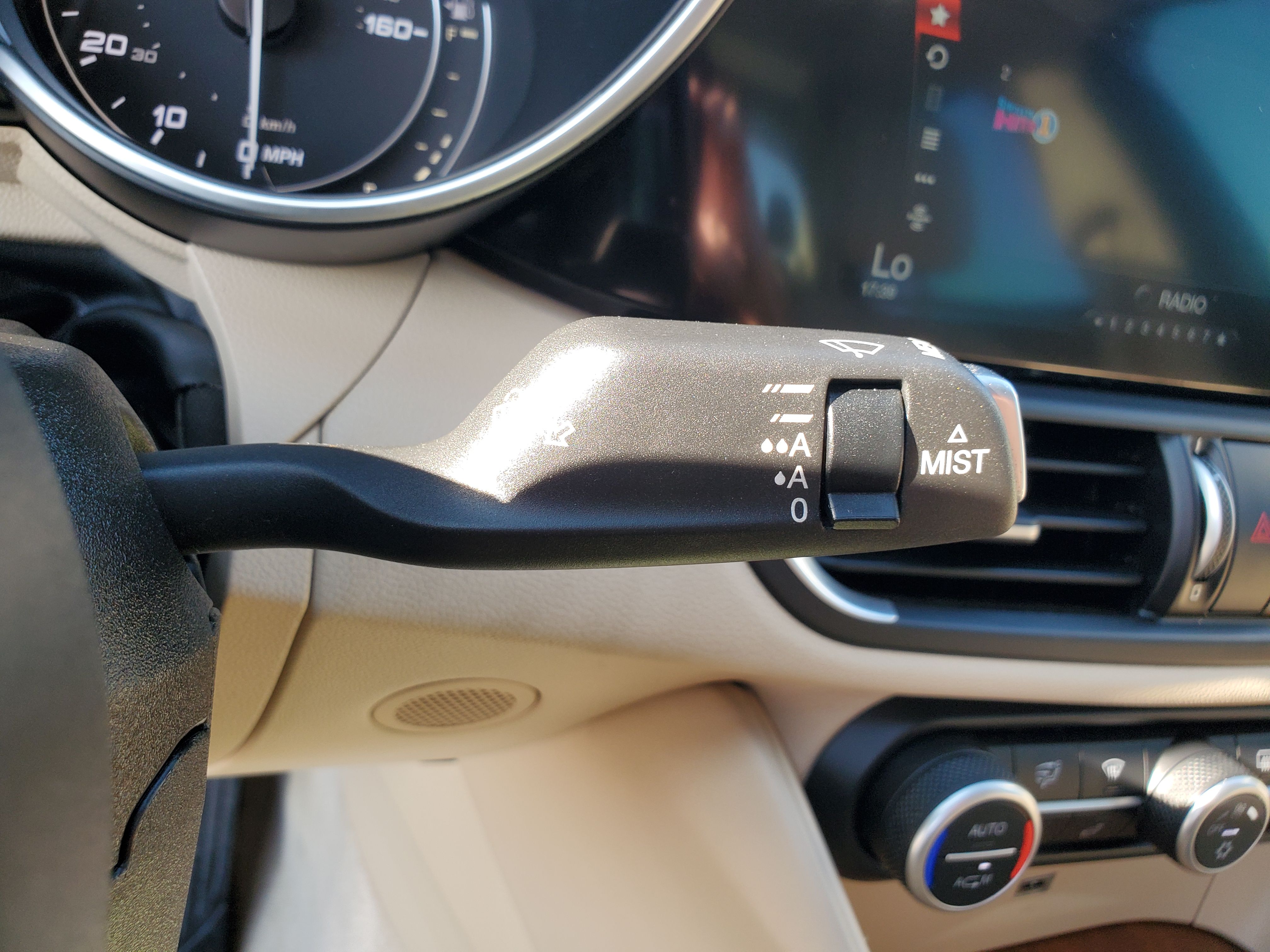 RED, 2017 ALFA ROMEO GIULIA Image 26