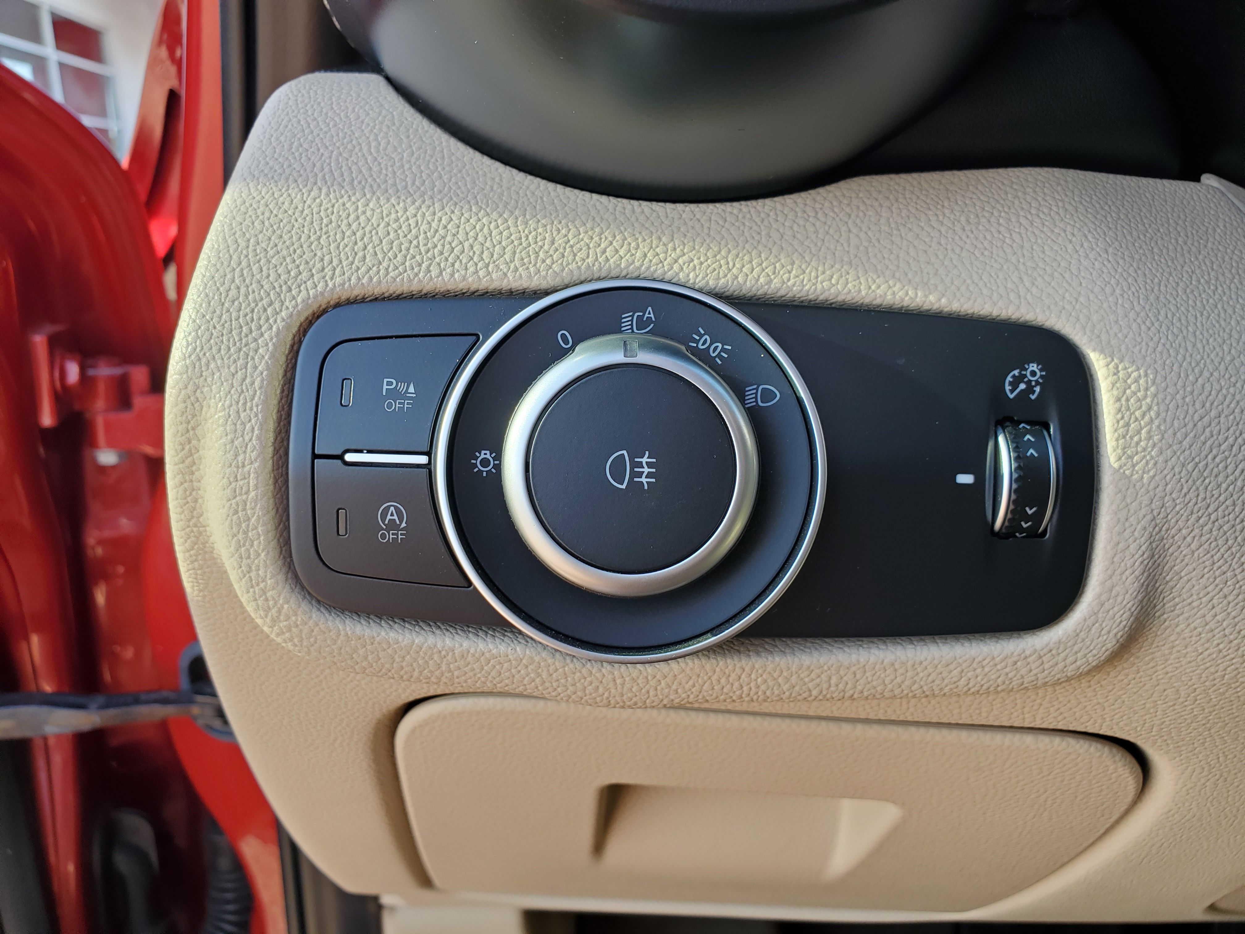 RED, 2017 ALFA ROMEO GIULIA Image 28