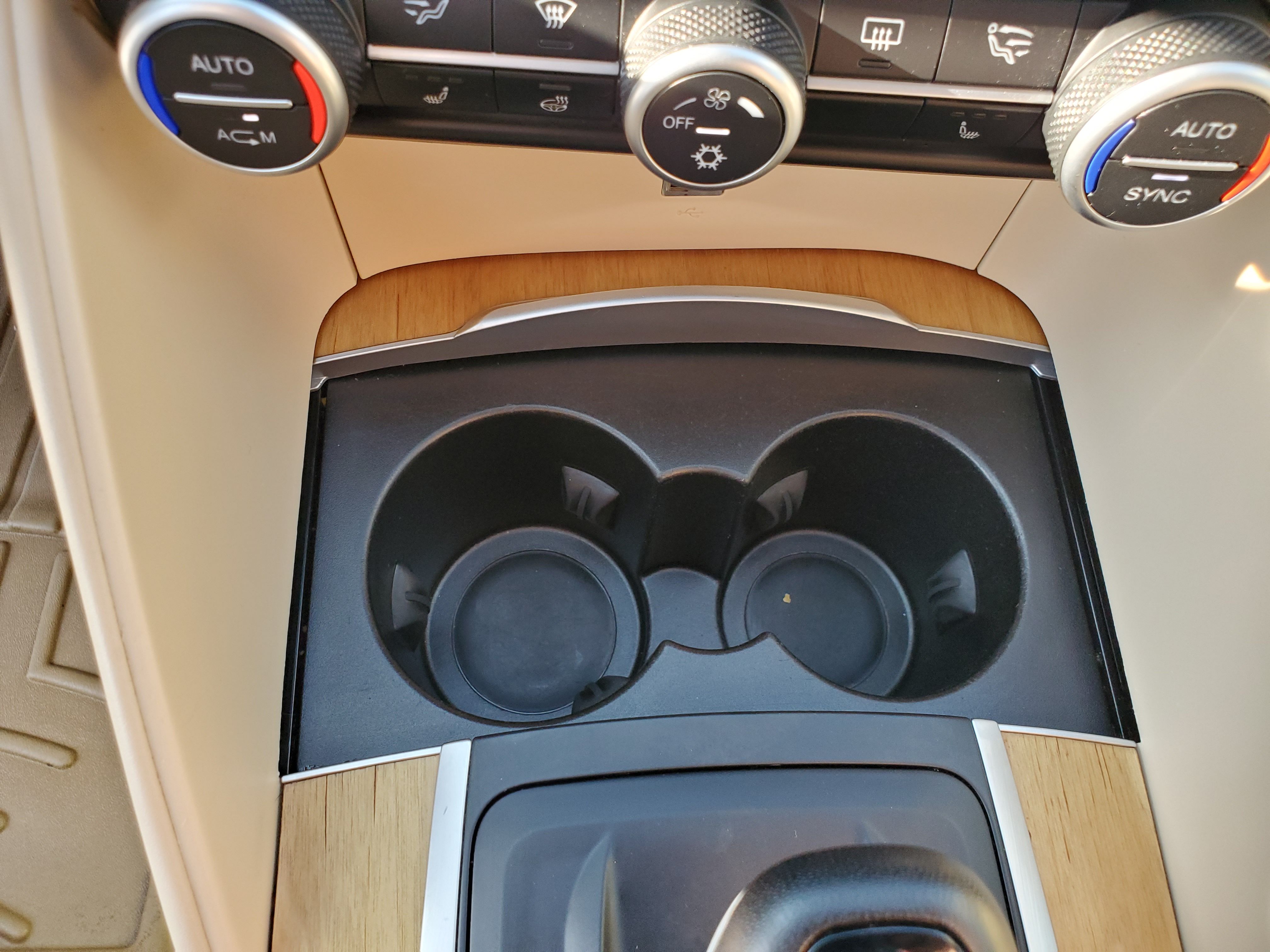 RED, 2017 ALFA ROMEO GIULIA Image 32