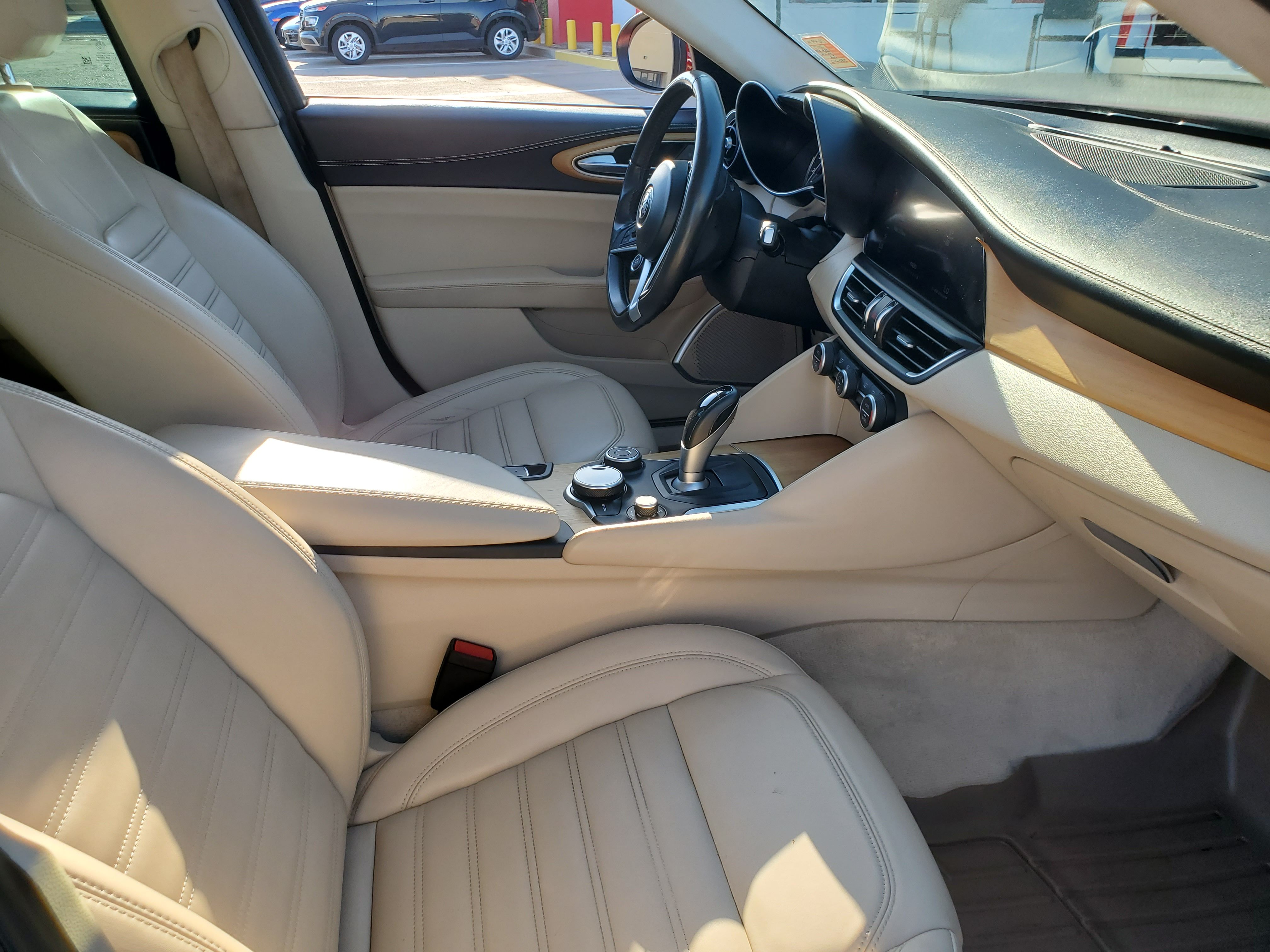 RED, 2017 ALFA ROMEO GIULIA Image 40