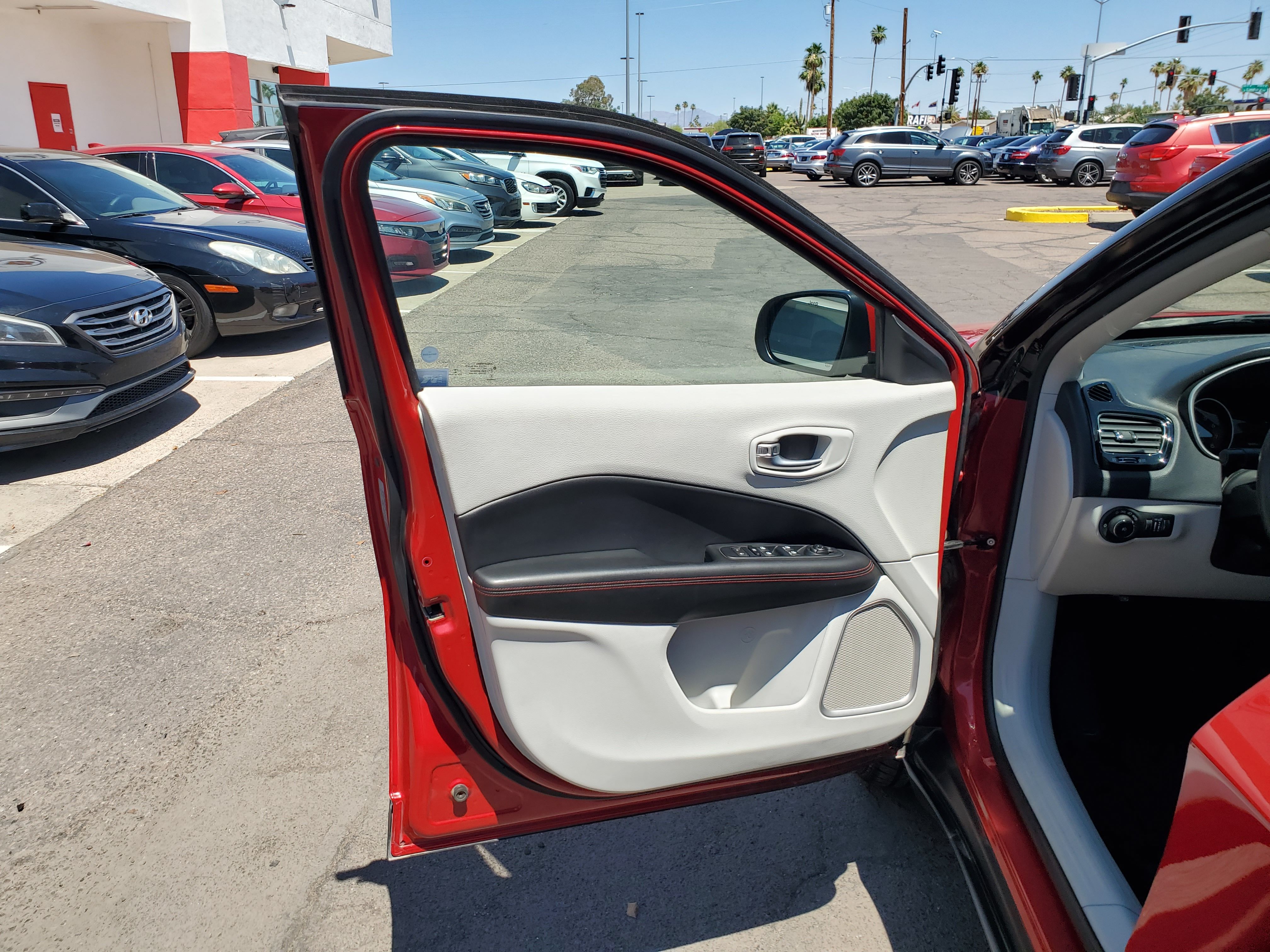RED, 2017 JEEP COMPASS Image 18
