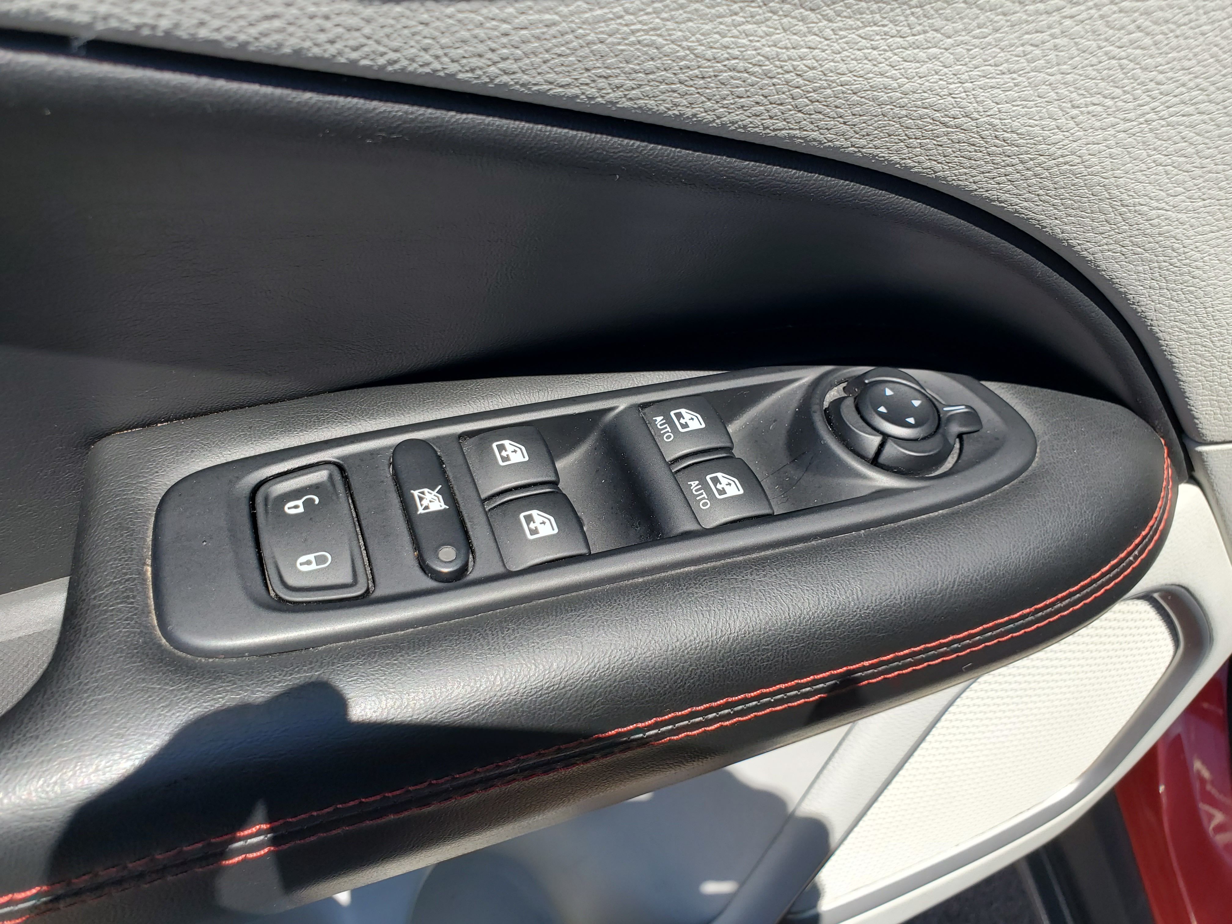 RED, 2017 JEEP COMPASS Image 19