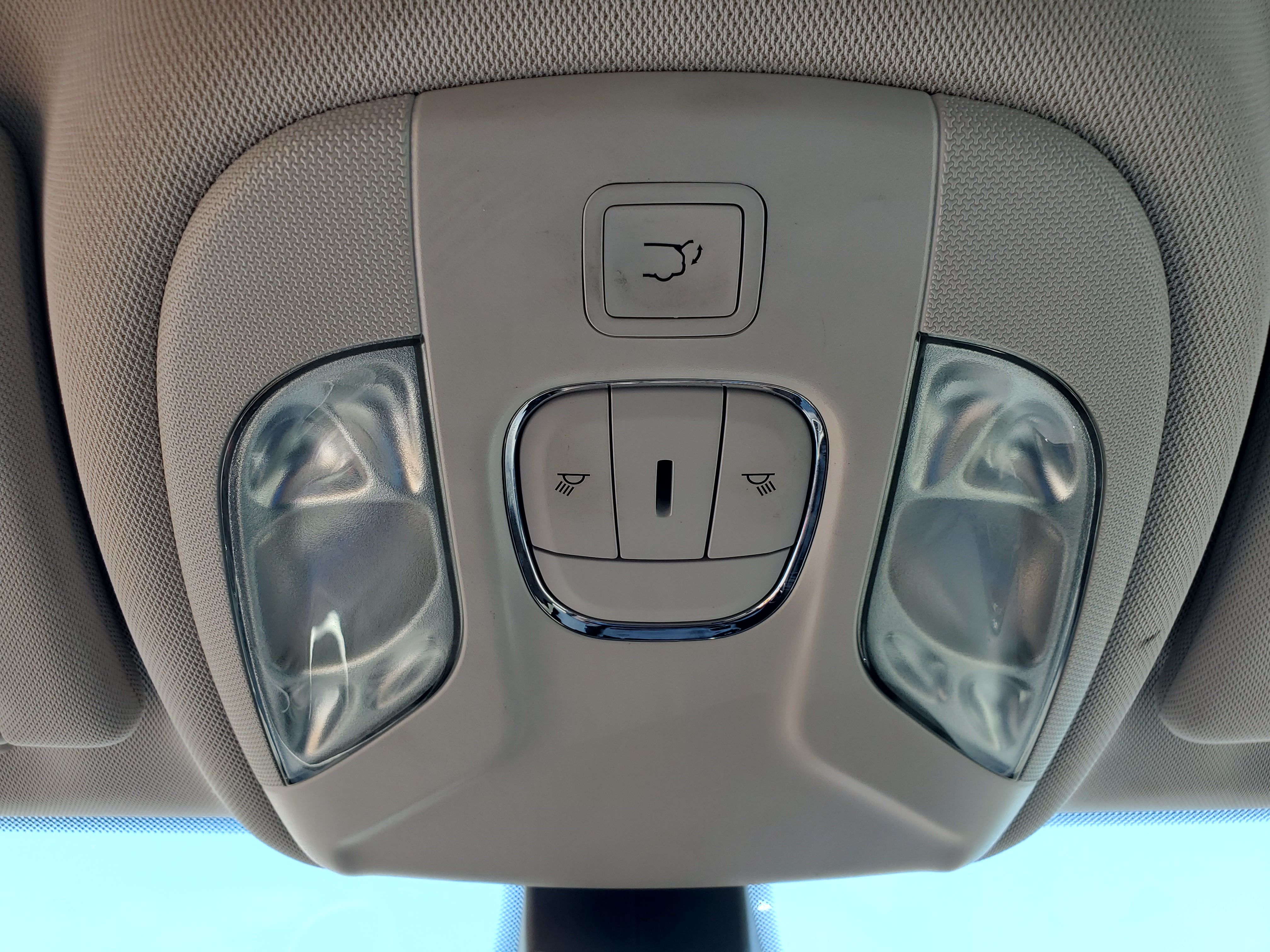 RED, 2017 JEEP COMPASS Image 33