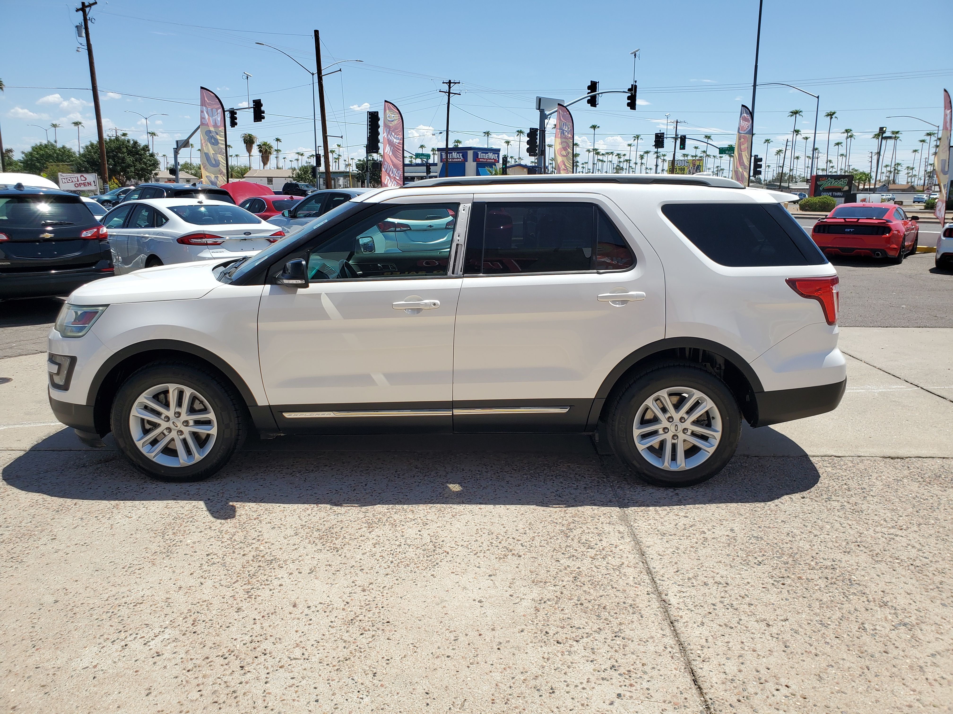 WHITE, 2017 FORD EXPLORER Image 2