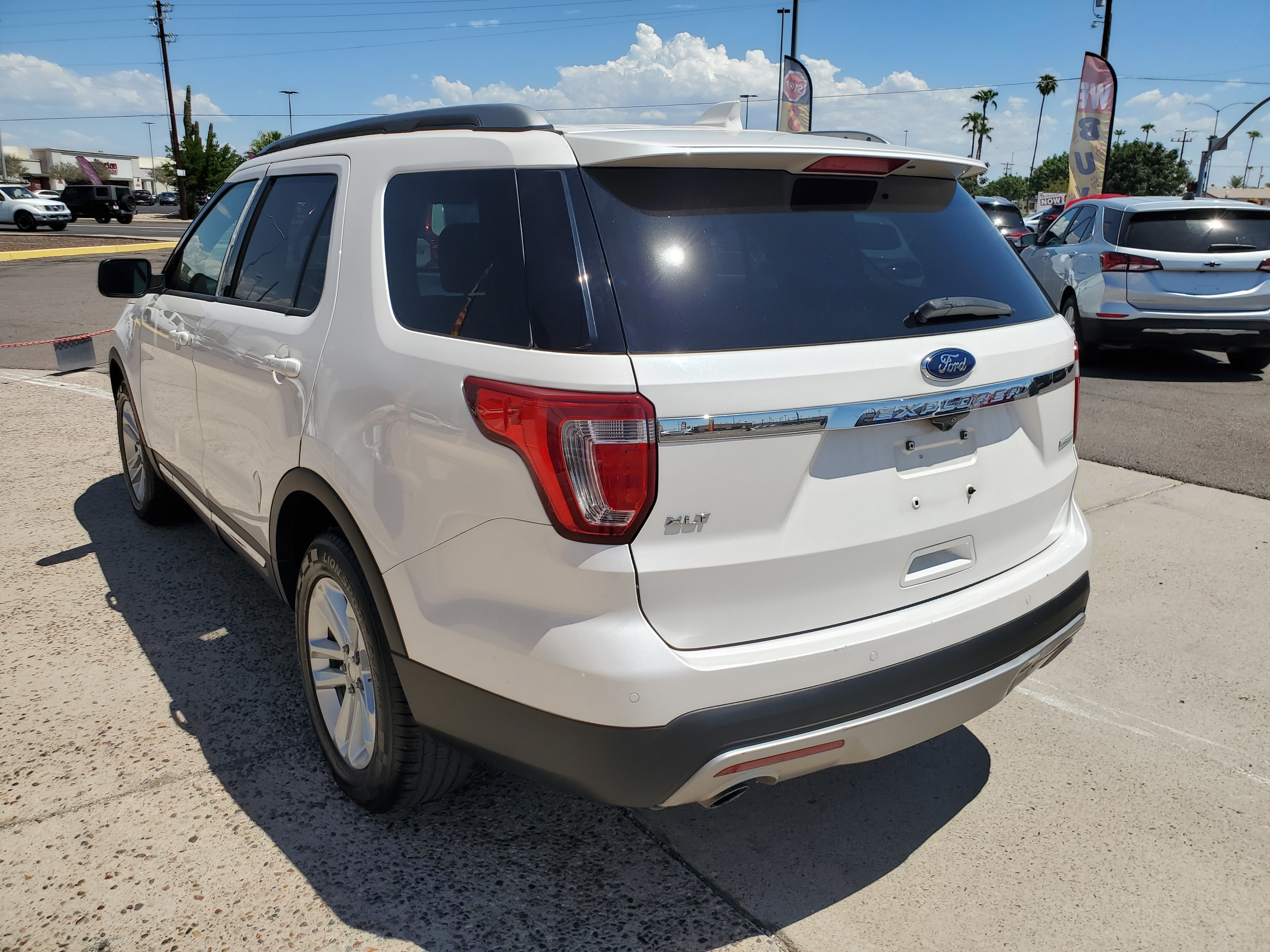 WHITE, 2017 FORD EXPLORER Image 3