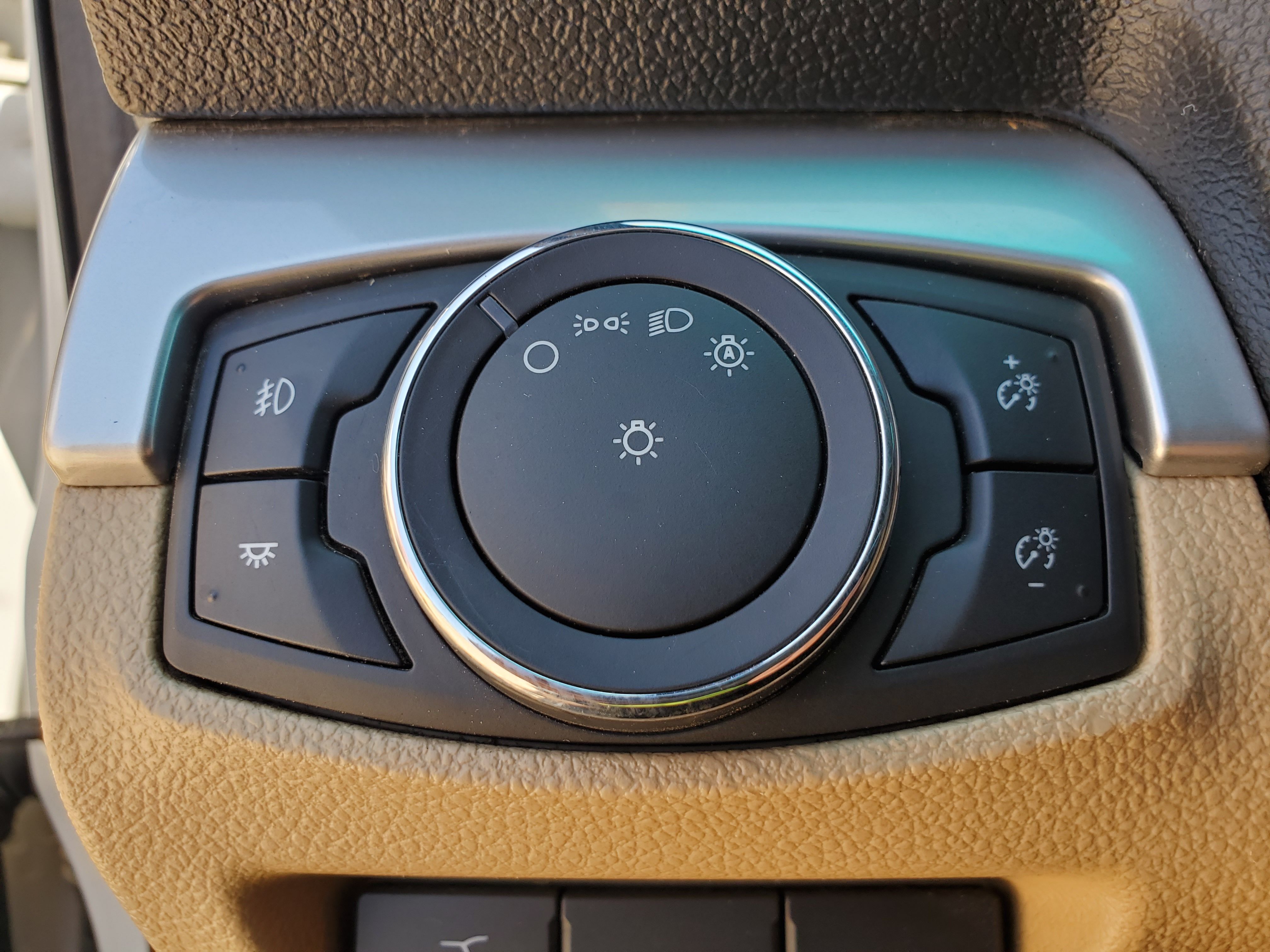 WHITE, 2017 FORD EXPLORER Image 29