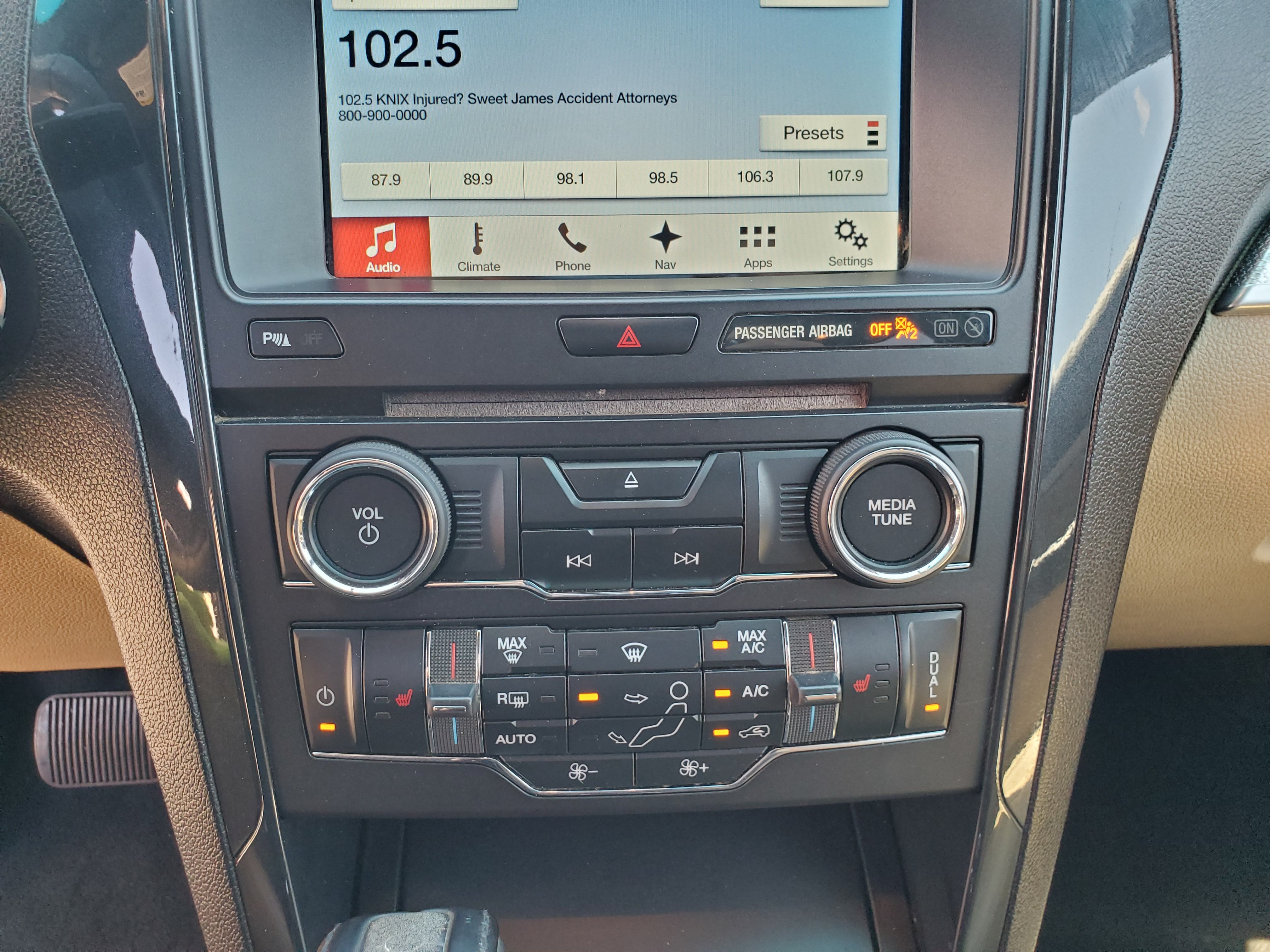 WHITE, 2017 FORD EXPLORER Image 31
