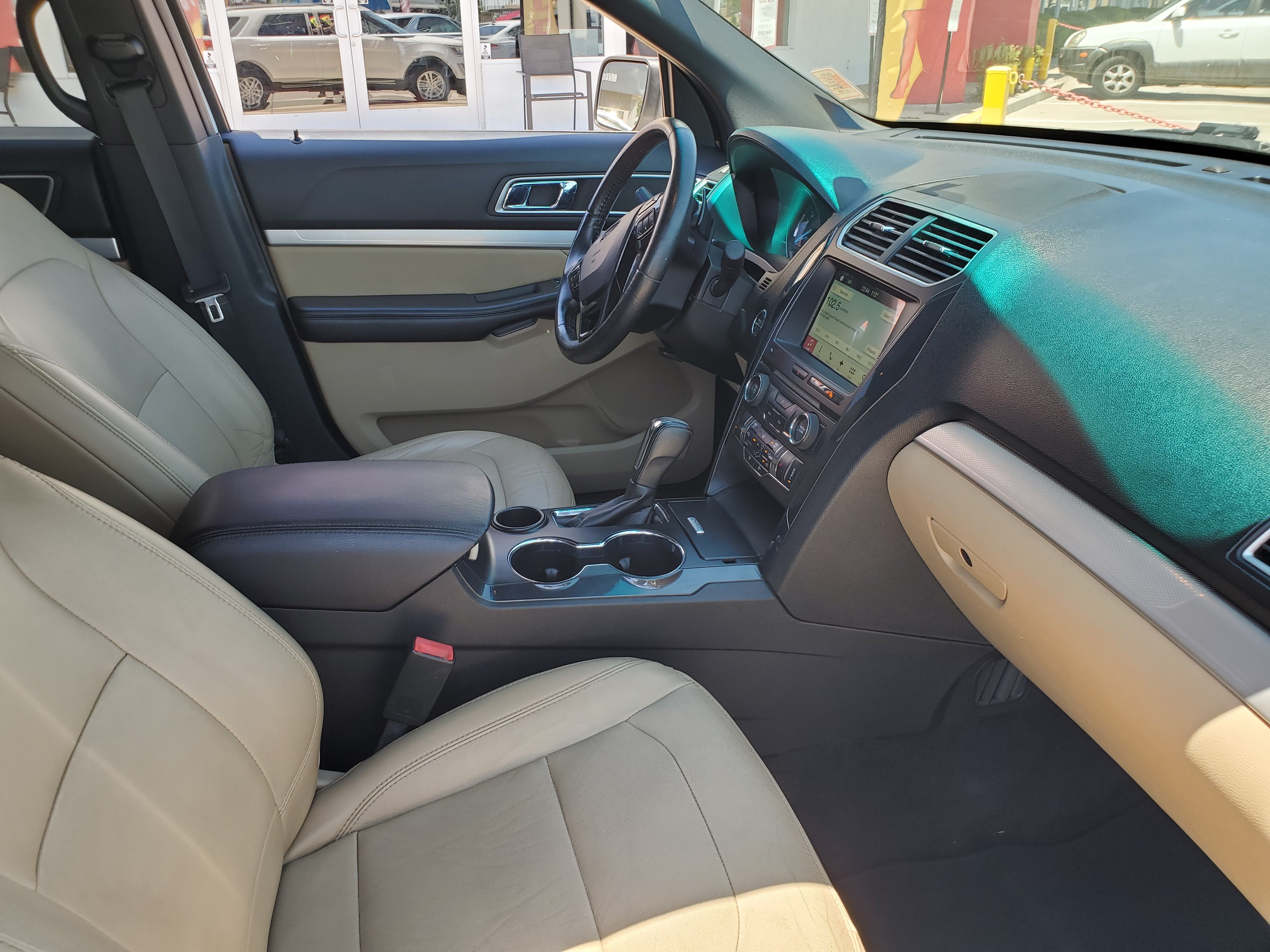 WHITE, 2017 FORD EXPLORER Image 39