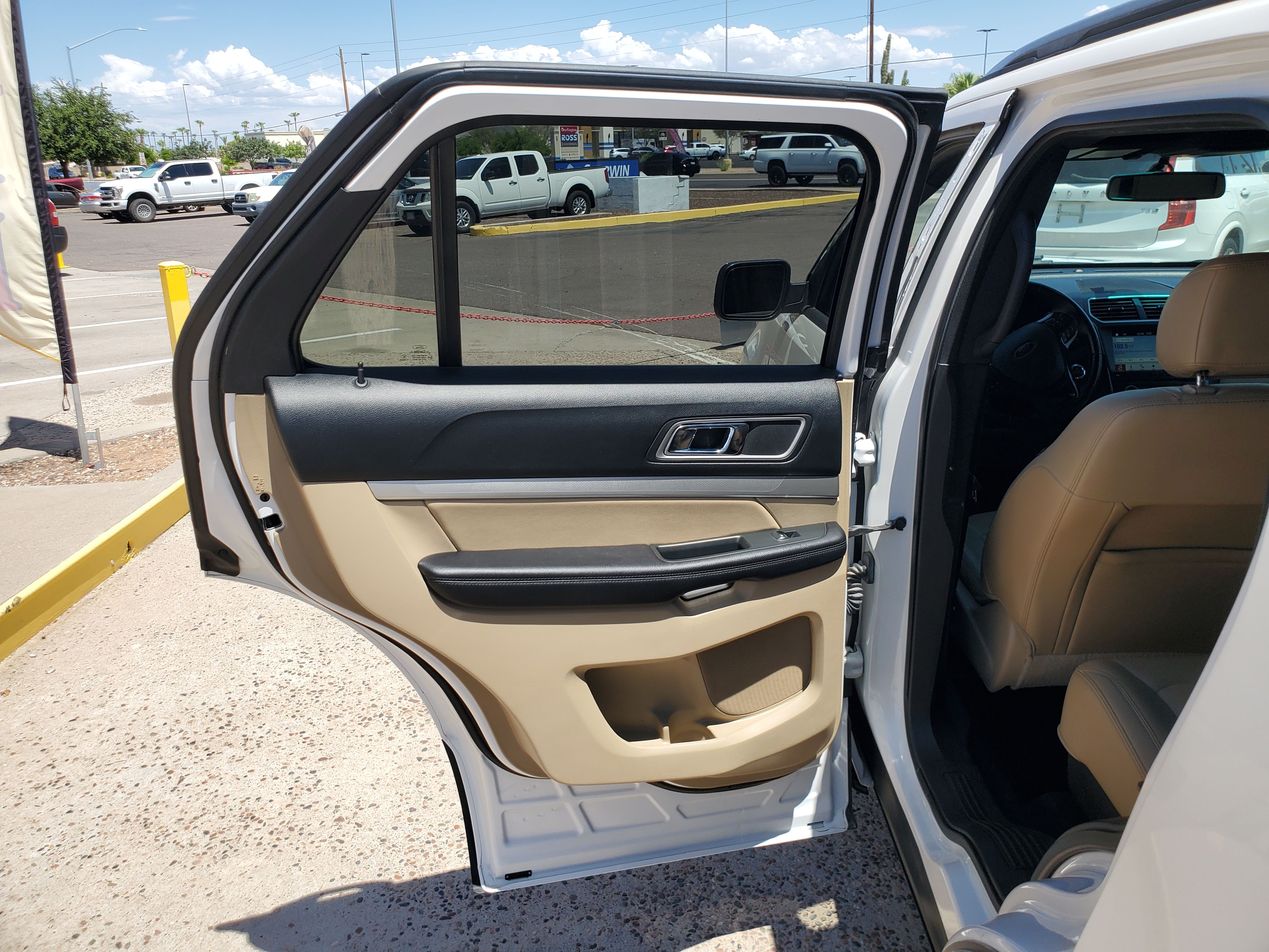 WHITE, 2017 FORD EXPLORER Image 41