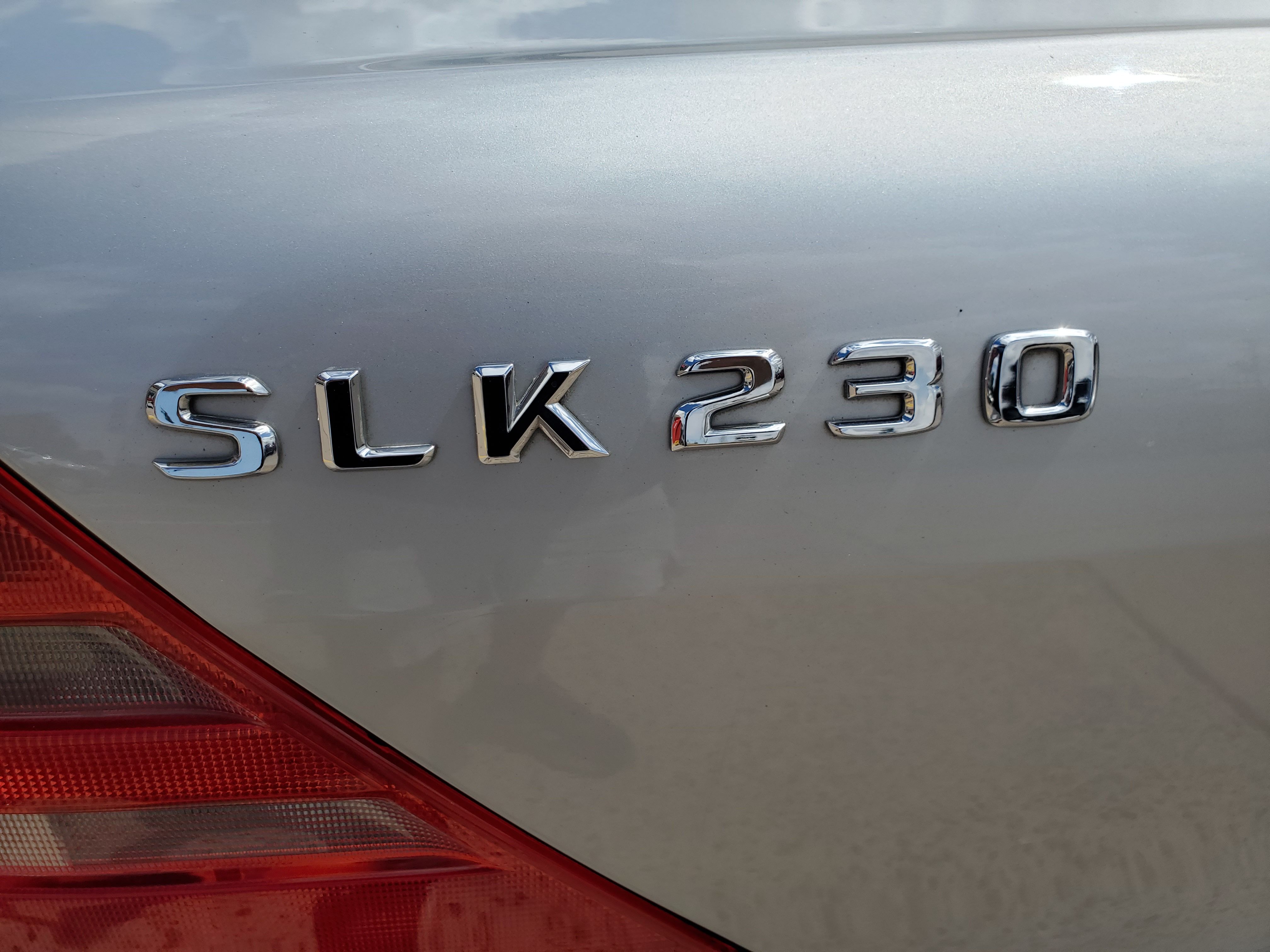 SILVER, 1998 MERCEDES-BENZ SLK-CLASS Image 17