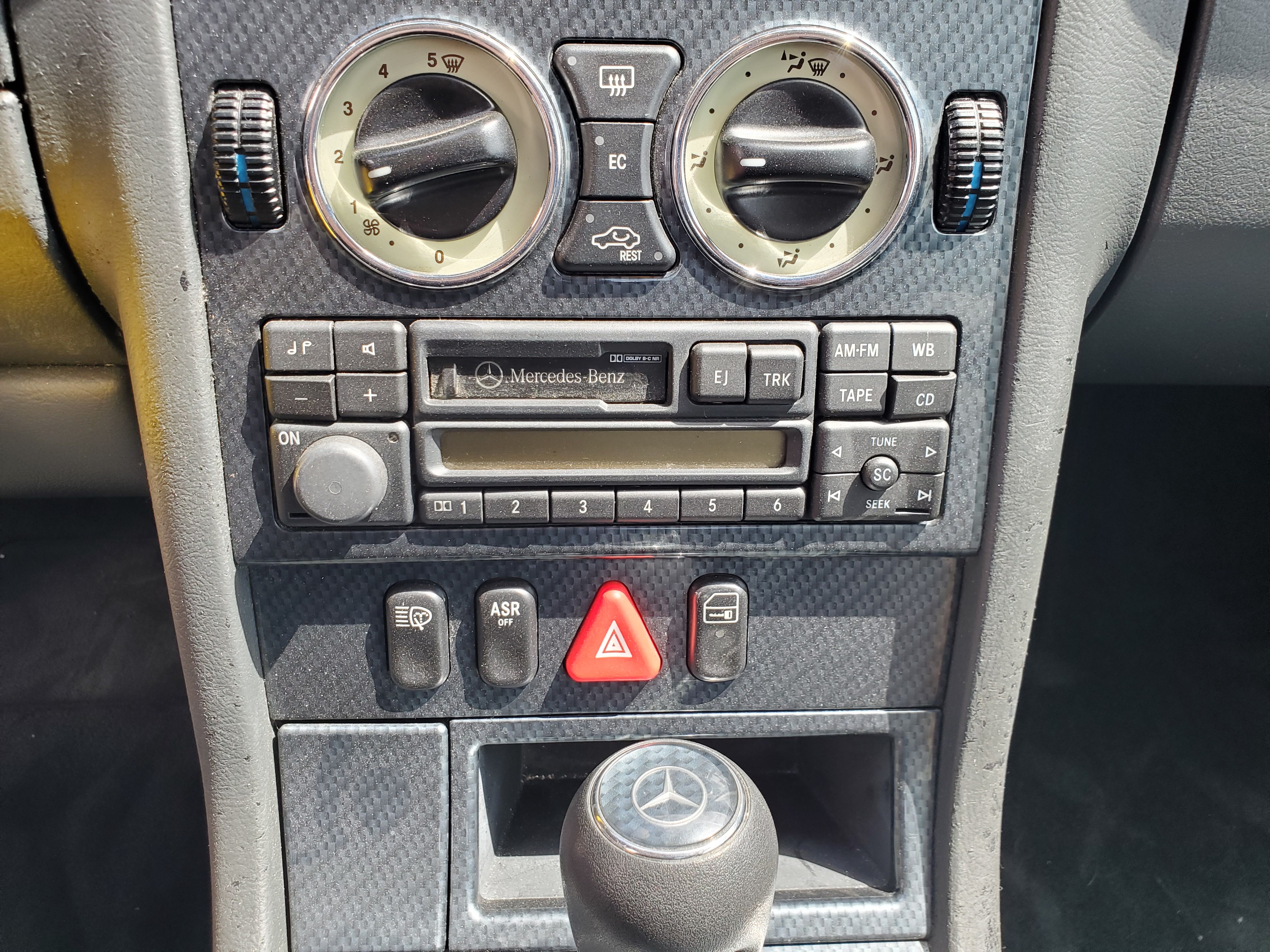 SILVER, 1998 MERCEDES-BENZ SLK-CLASS Image 38