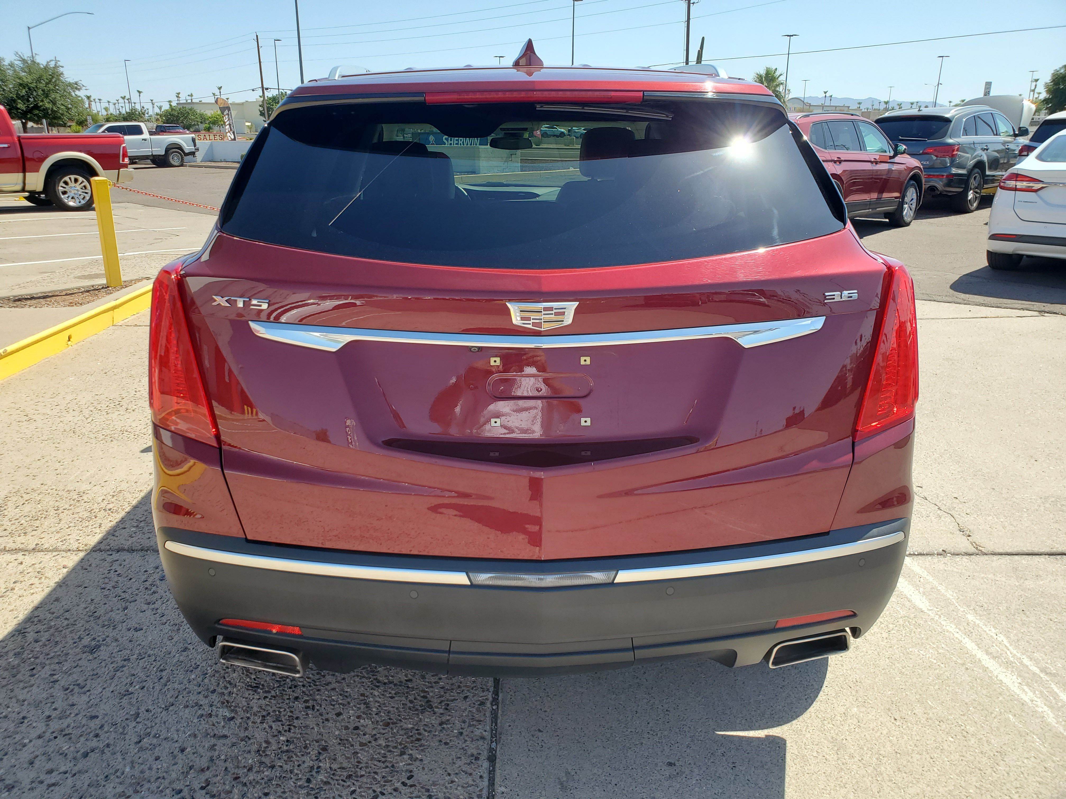 RED, 2017 CADILLAC XT5 Image 4
