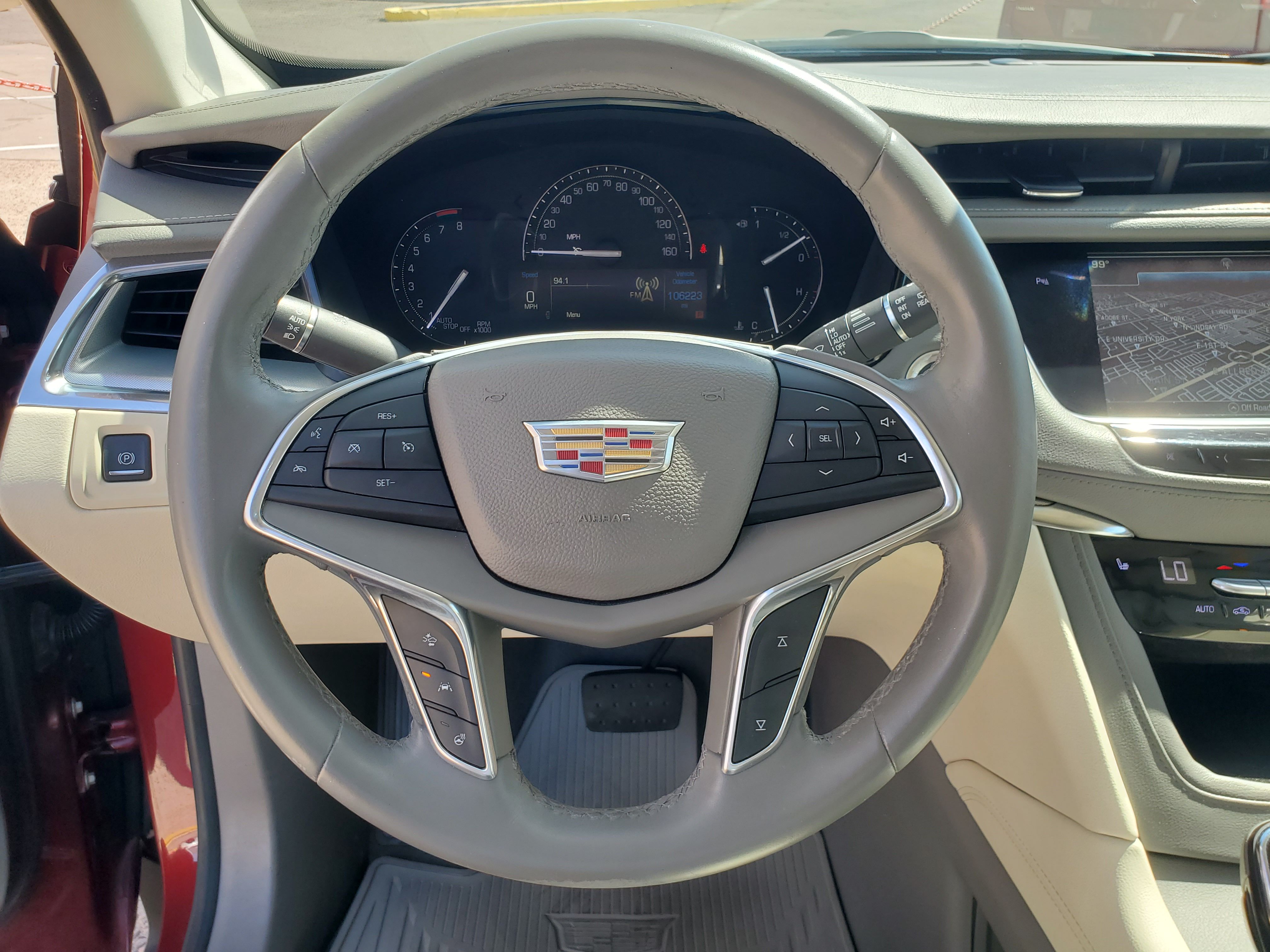 RED, 2017 CADILLAC XT5 Image 23
