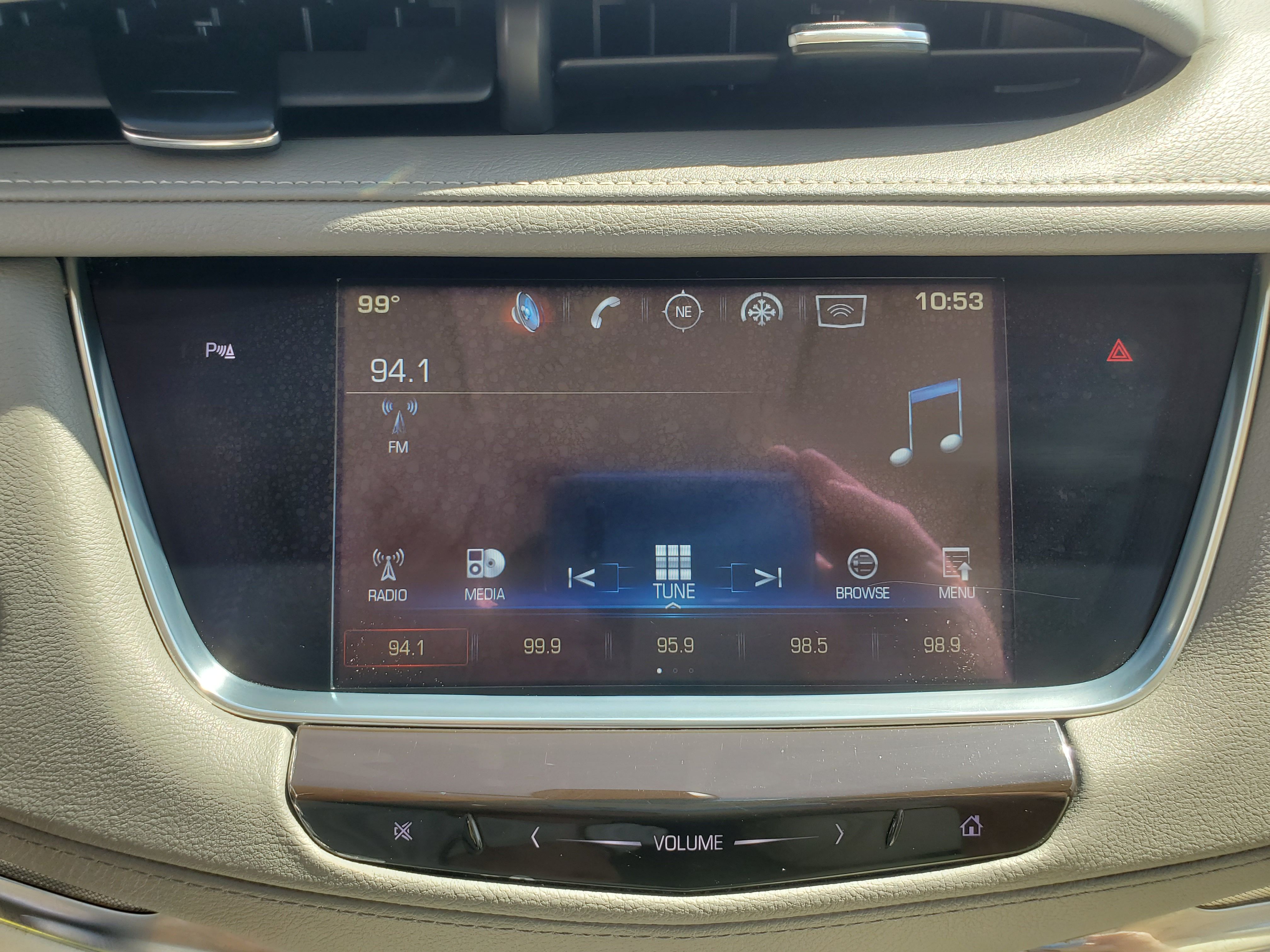 RED, 2017 CADILLAC XT5 Image 28