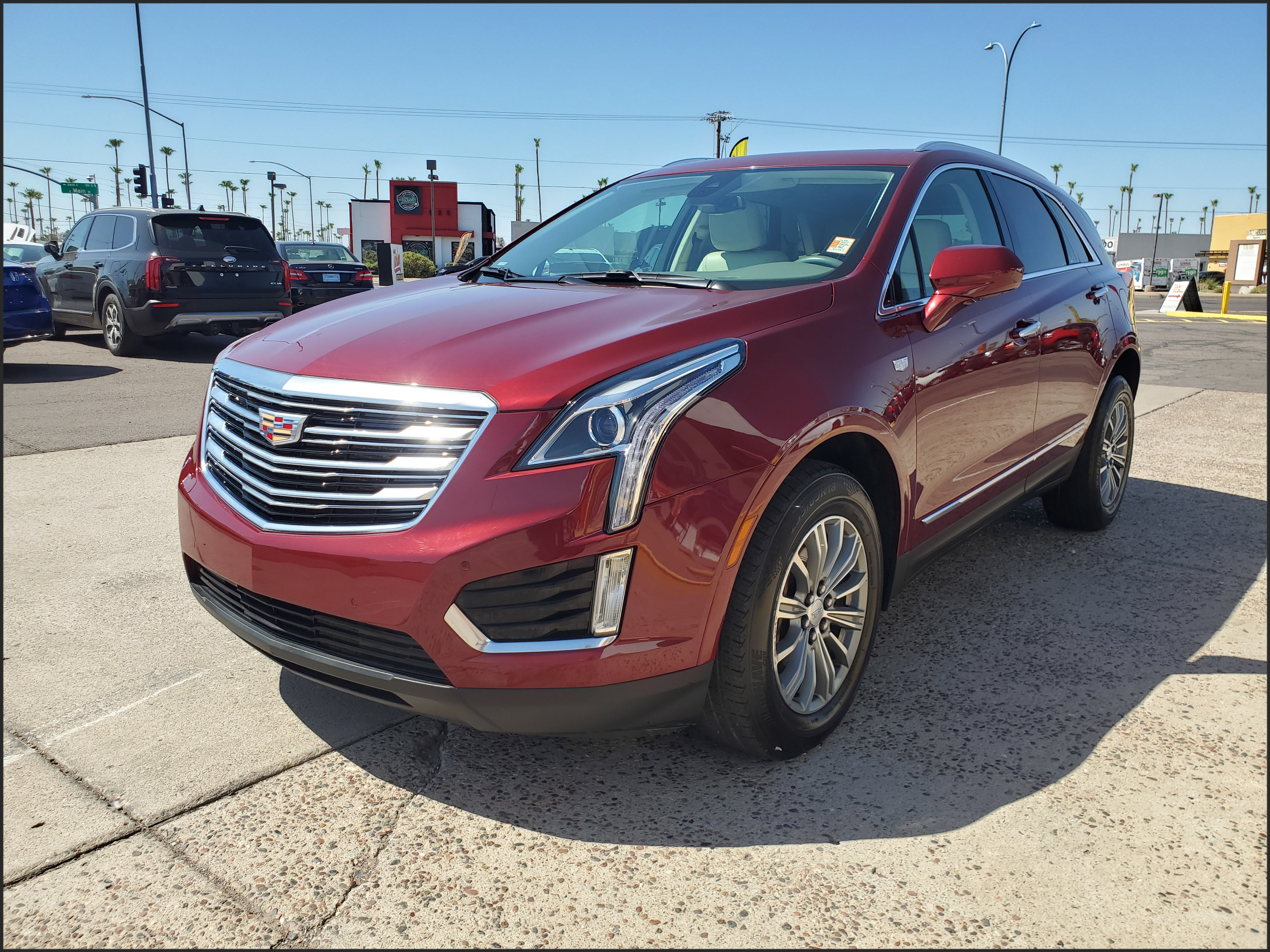 RED, 2017 CADILLAC XT5 Image 