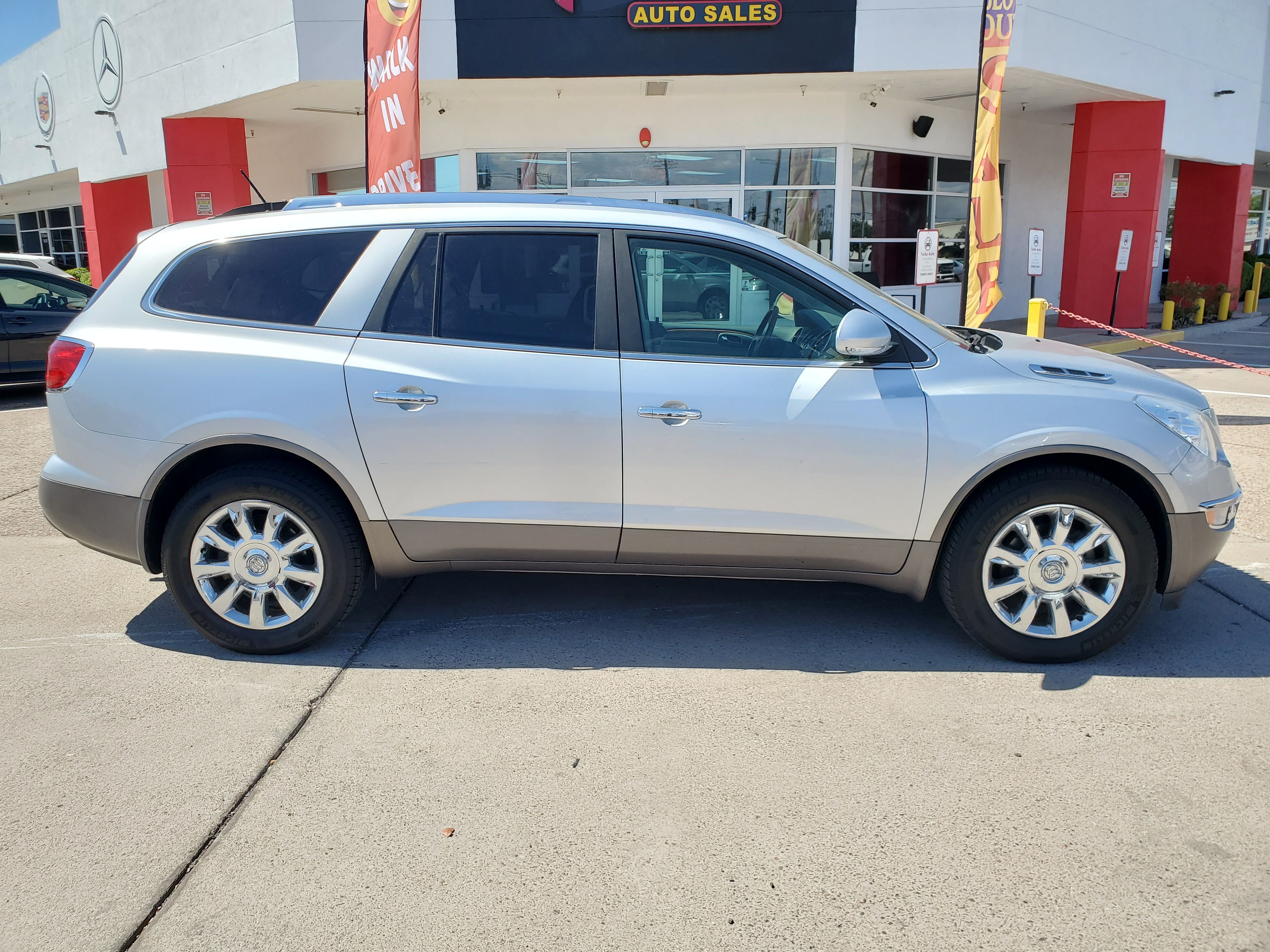 SILVER, 2012 BUICK ENCLAVE Image 6