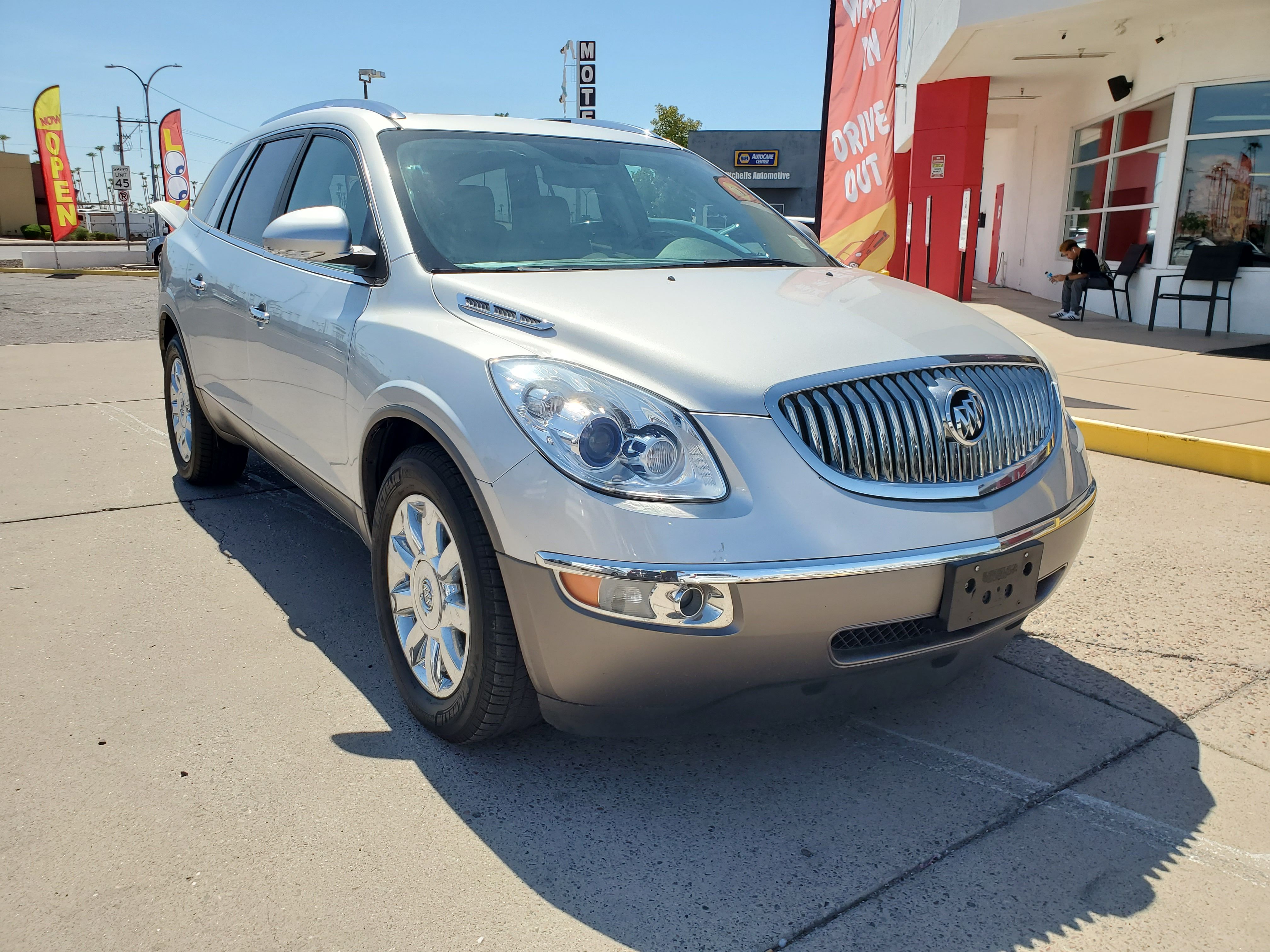 SILVER, 2012 BUICK ENCLAVE Image 7