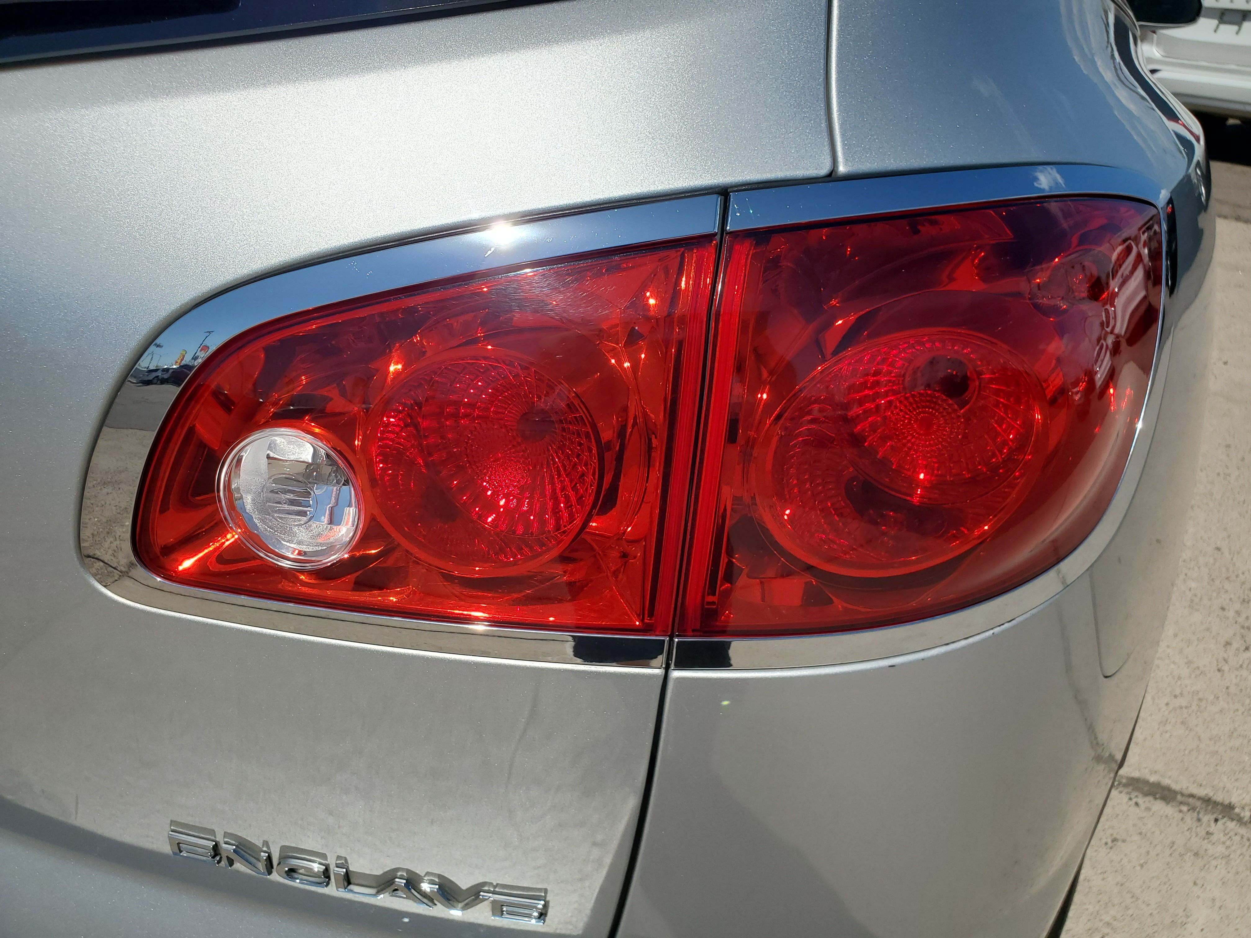 SILVER, 2012 BUICK ENCLAVE Image 11