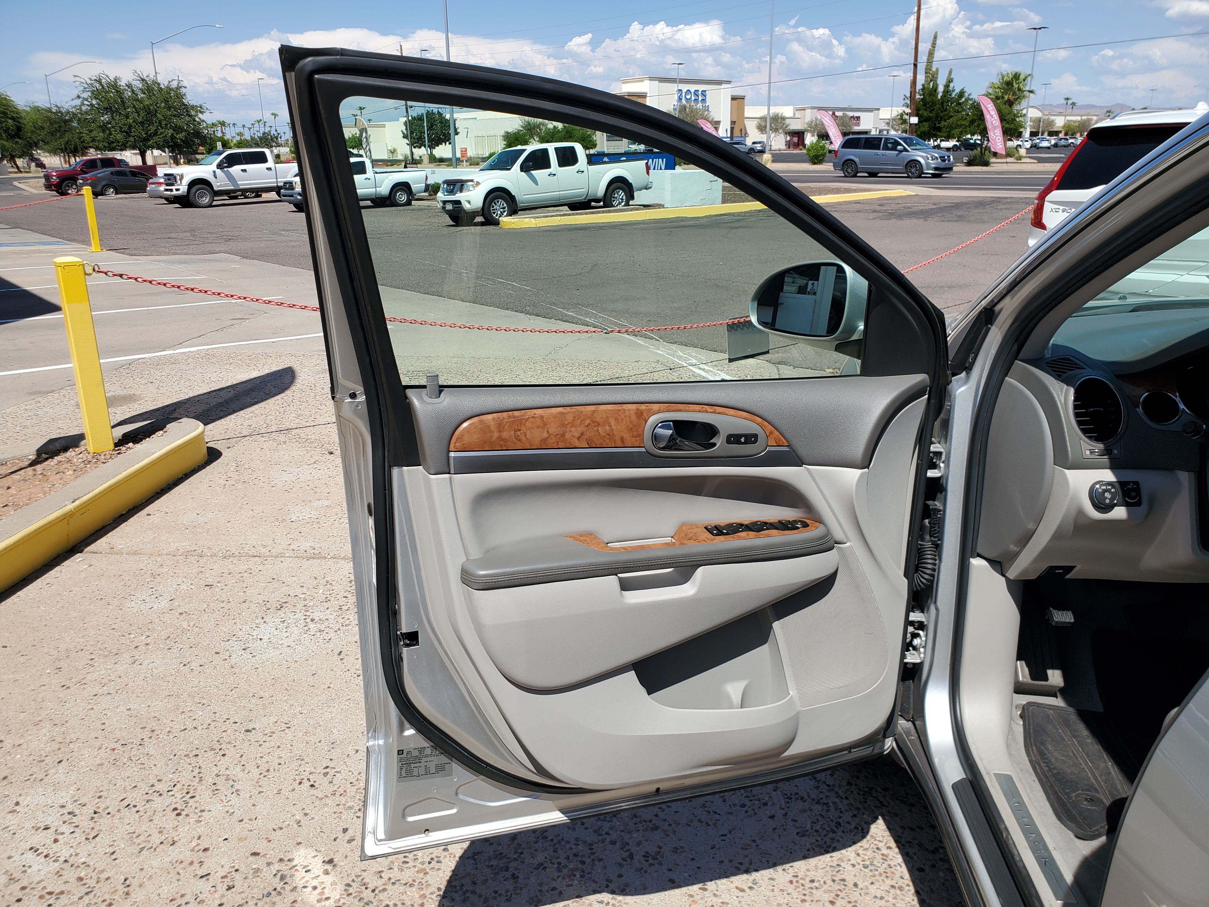 SILVER, 2012 BUICK ENCLAVE Image 16