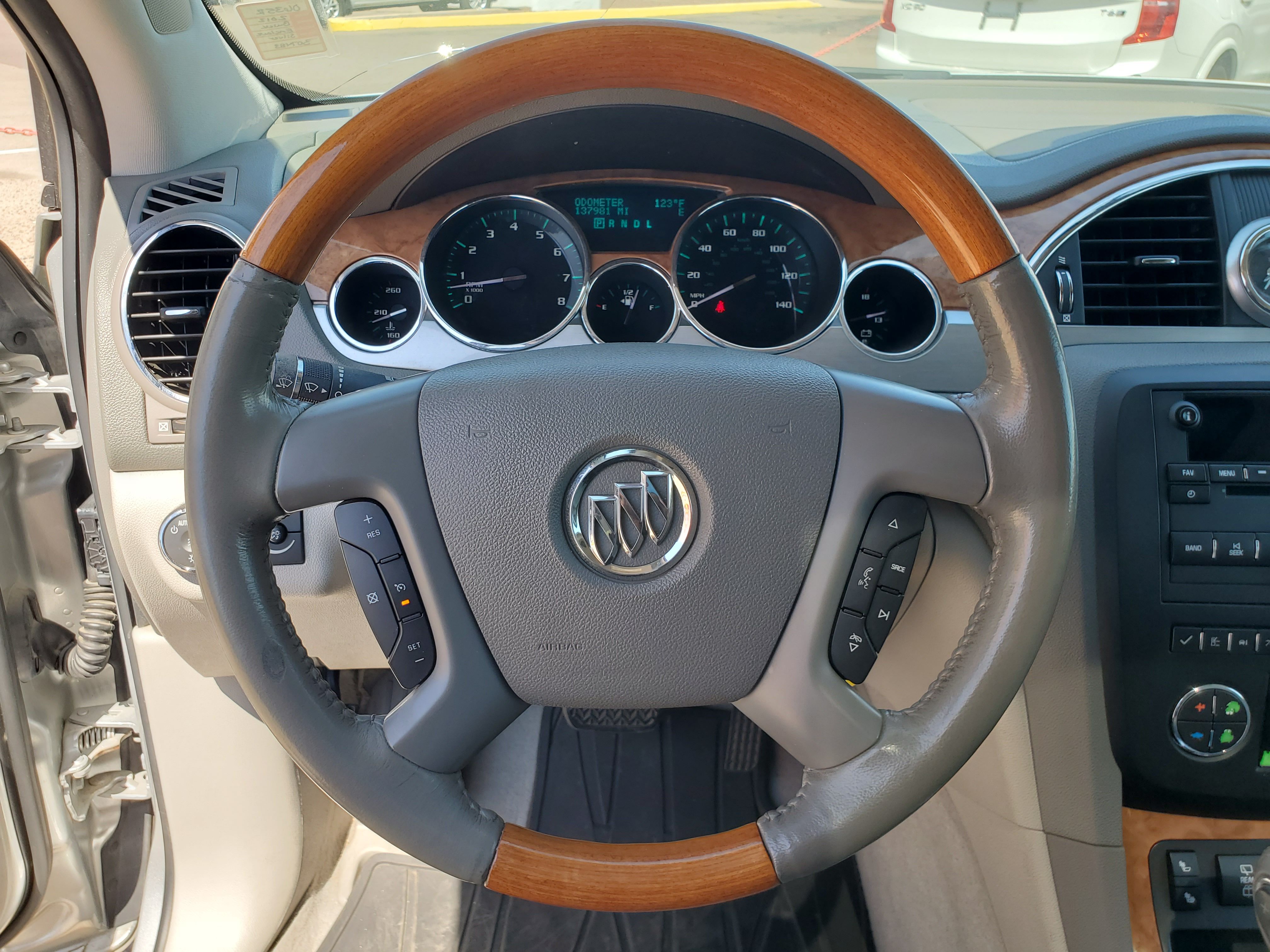 SILVER, 2012 BUICK ENCLAVE Image 21