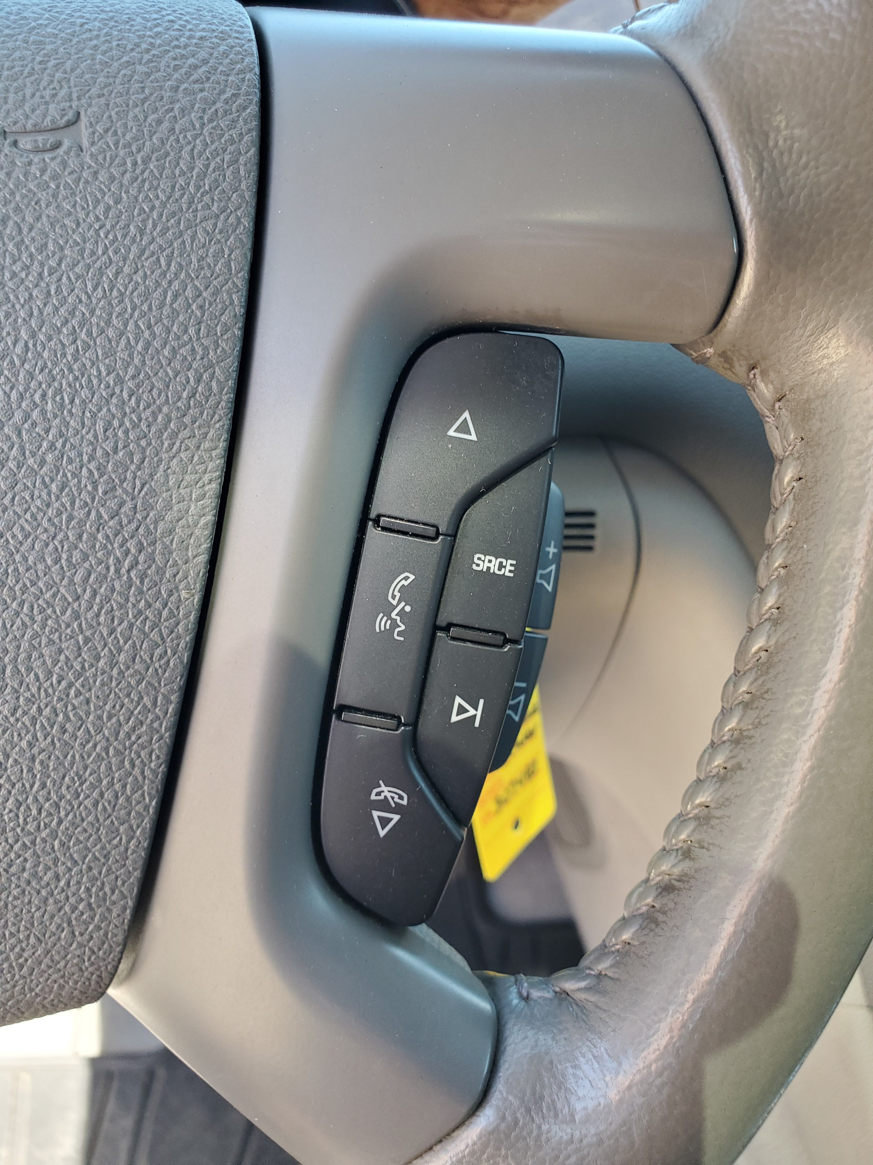 SILVER, 2012 BUICK ENCLAVE Image 22