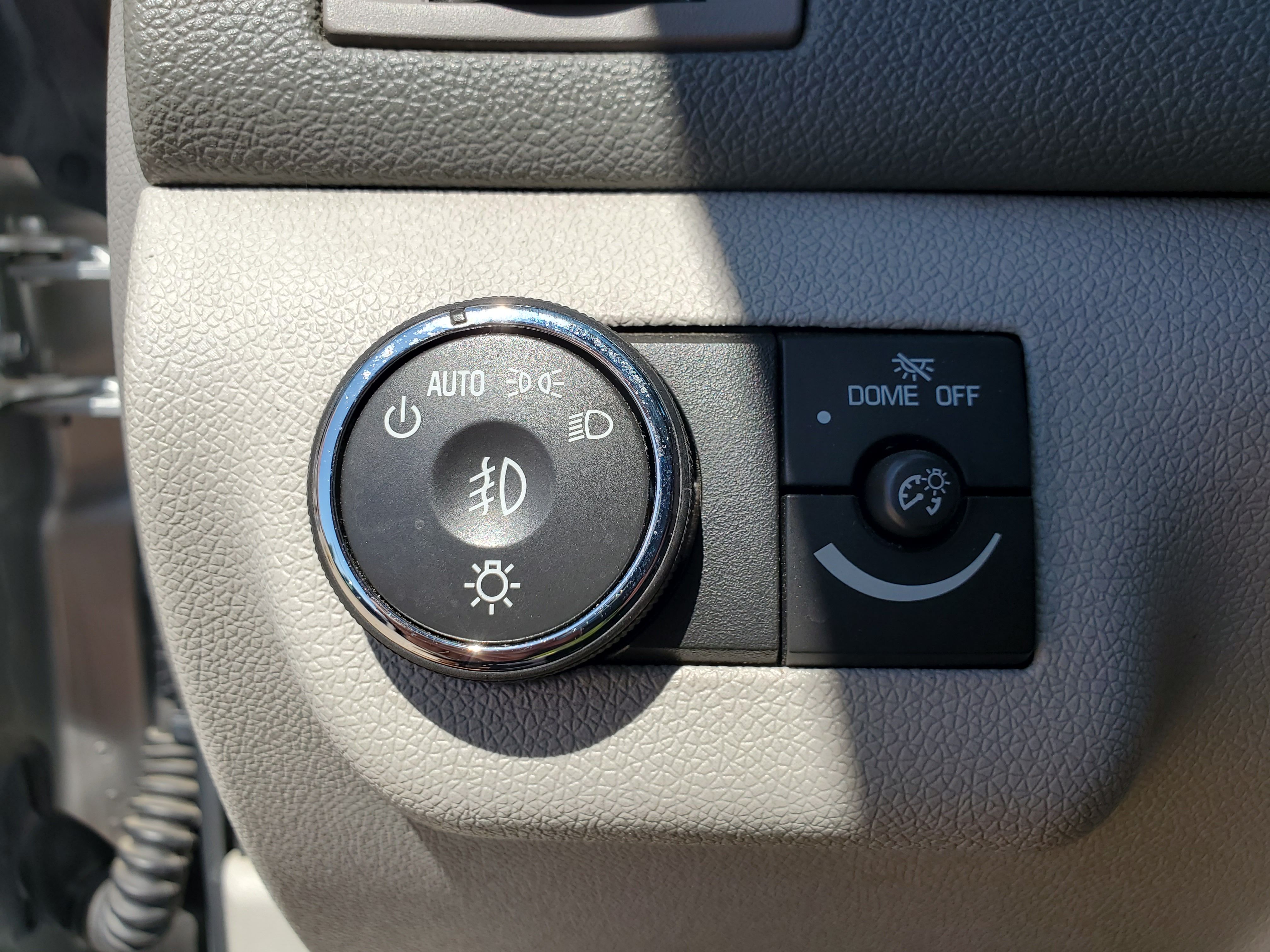 SILVER, 2012 BUICK ENCLAVE Image 25