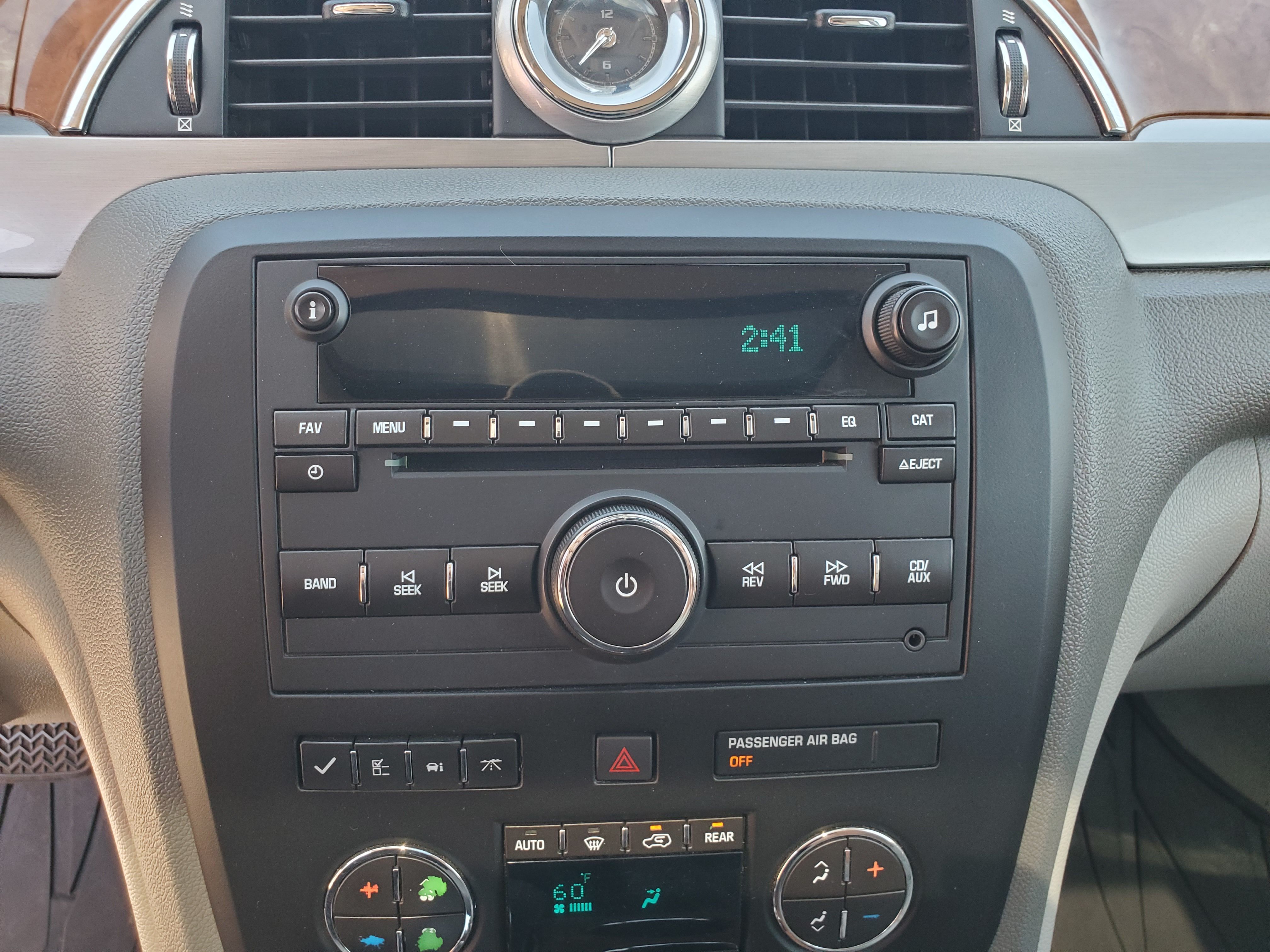 SILVER, 2012 BUICK ENCLAVE Image 27