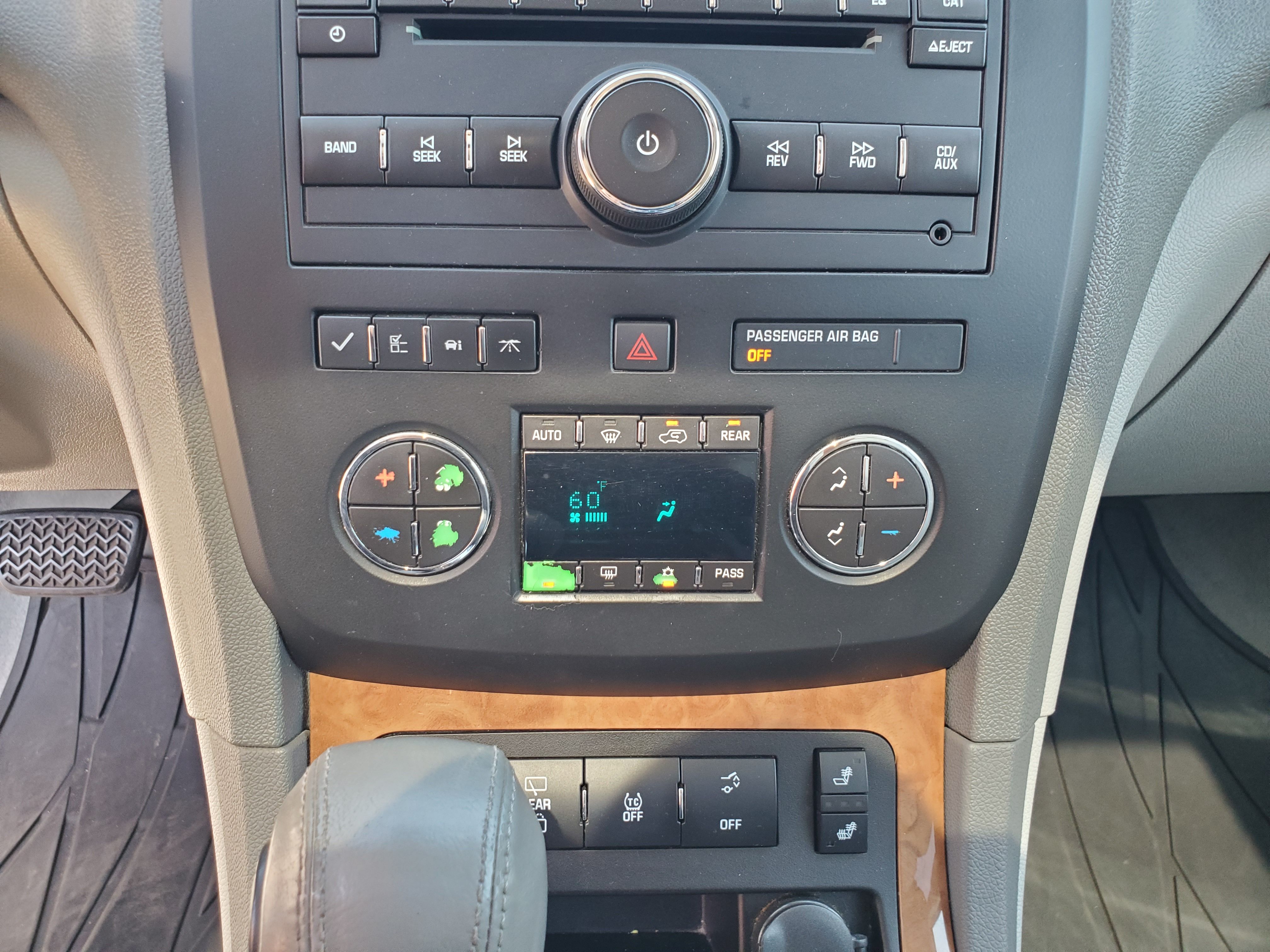 SILVER, 2012 BUICK ENCLAVE Image 28