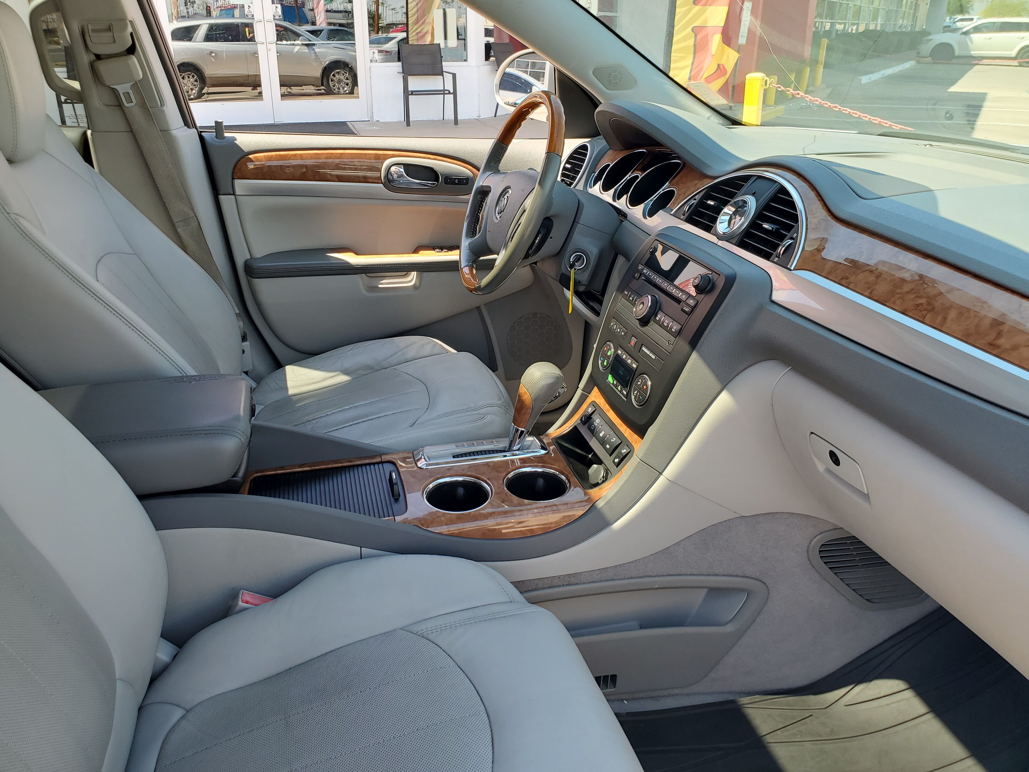 SILVER, 2012 BUICK ENCLAVE Image 36