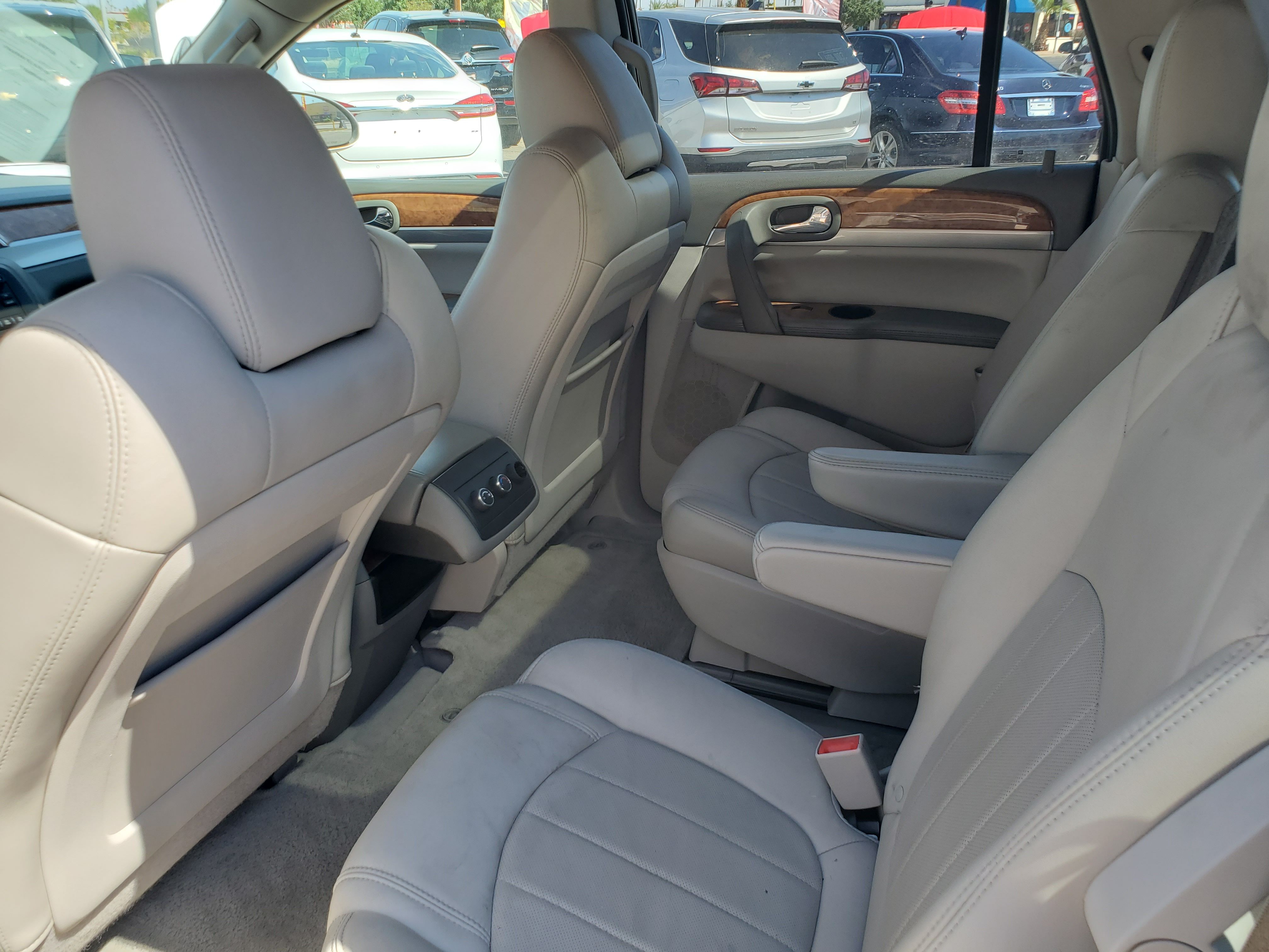 SILVER, 2012 BUICK ENCLAVE Image 40