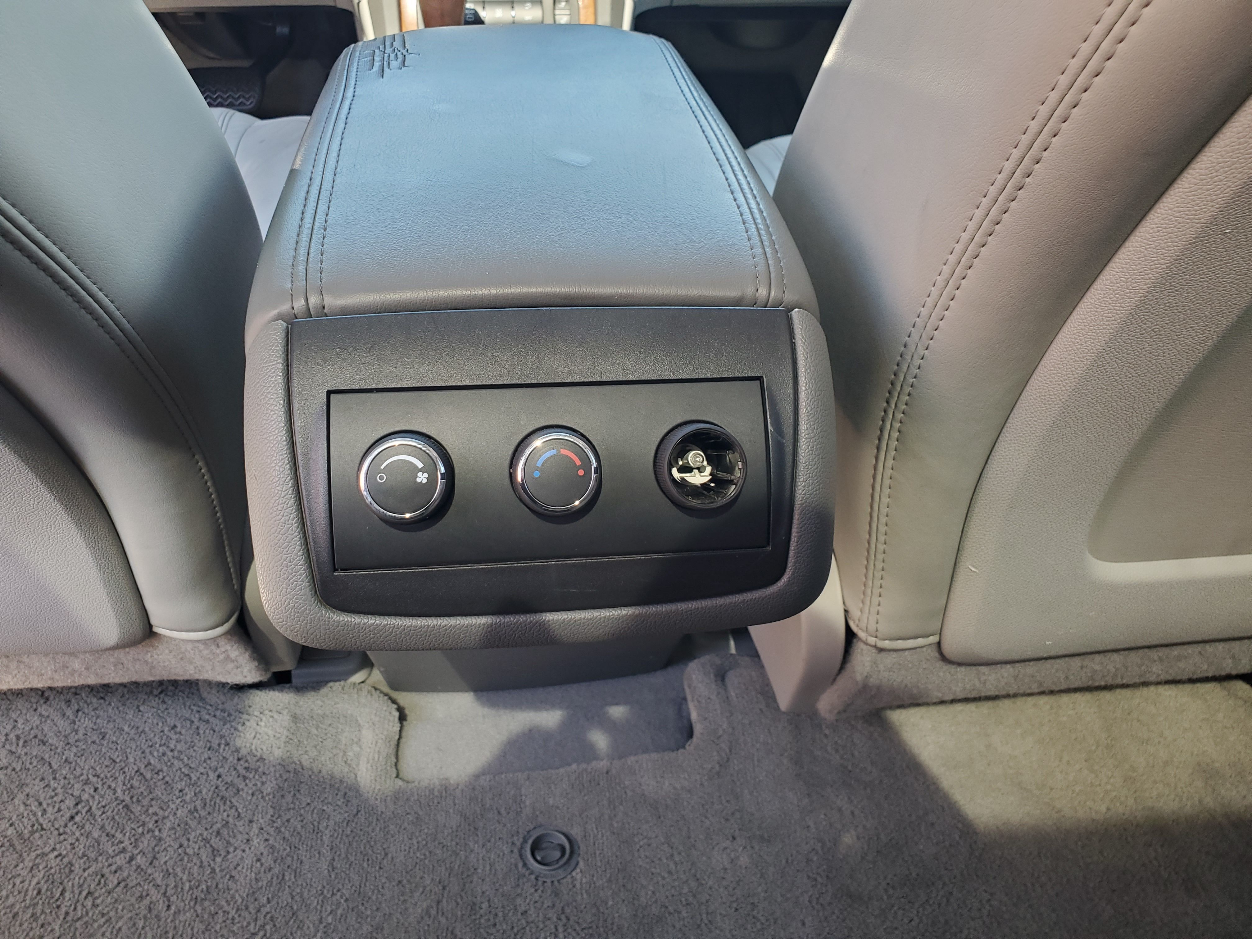 SILVER, 2012 BUICK ENCLAVE Image 41