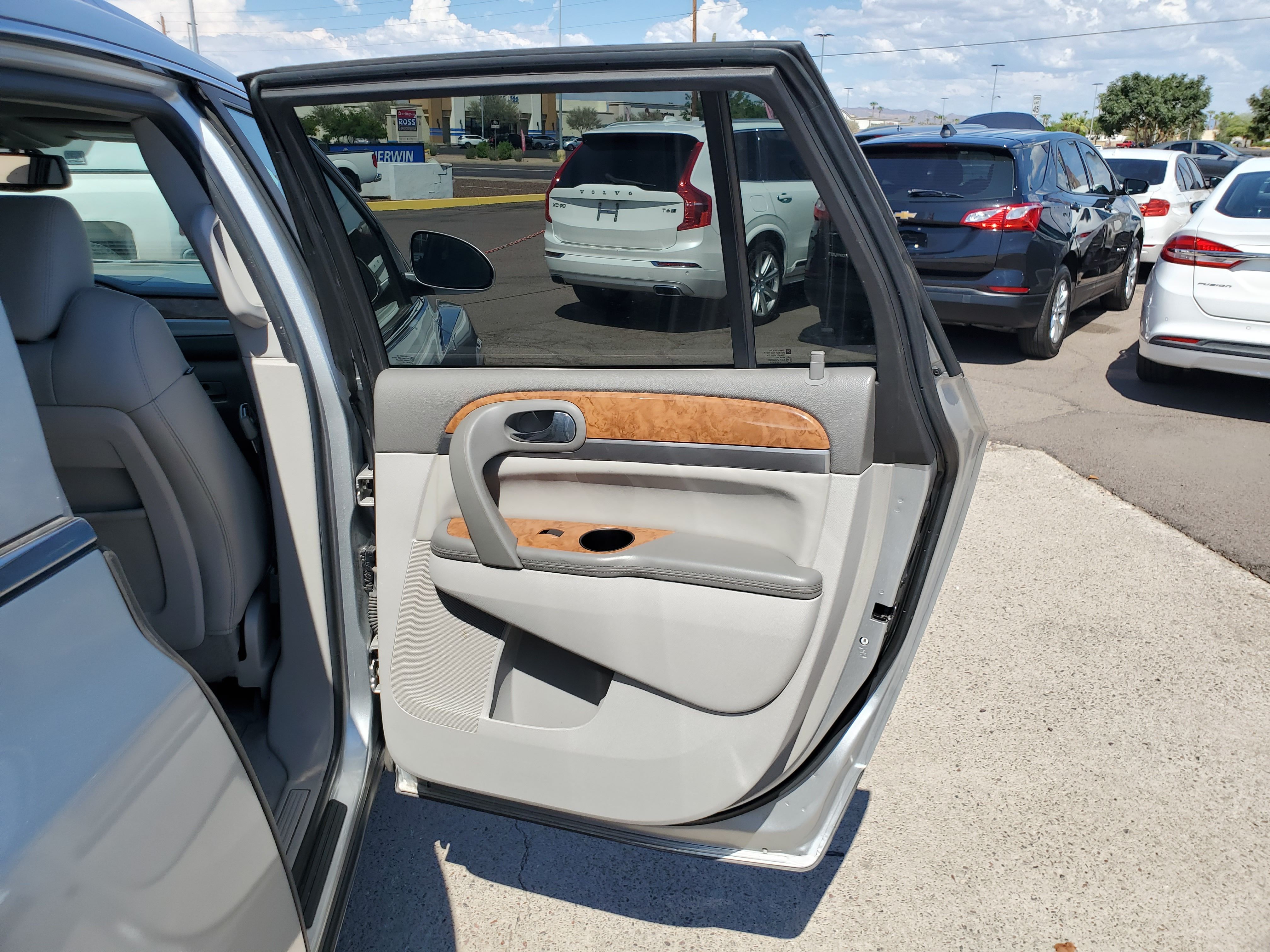 SILVER, 2012 BUICK ENCLAVE Image 43