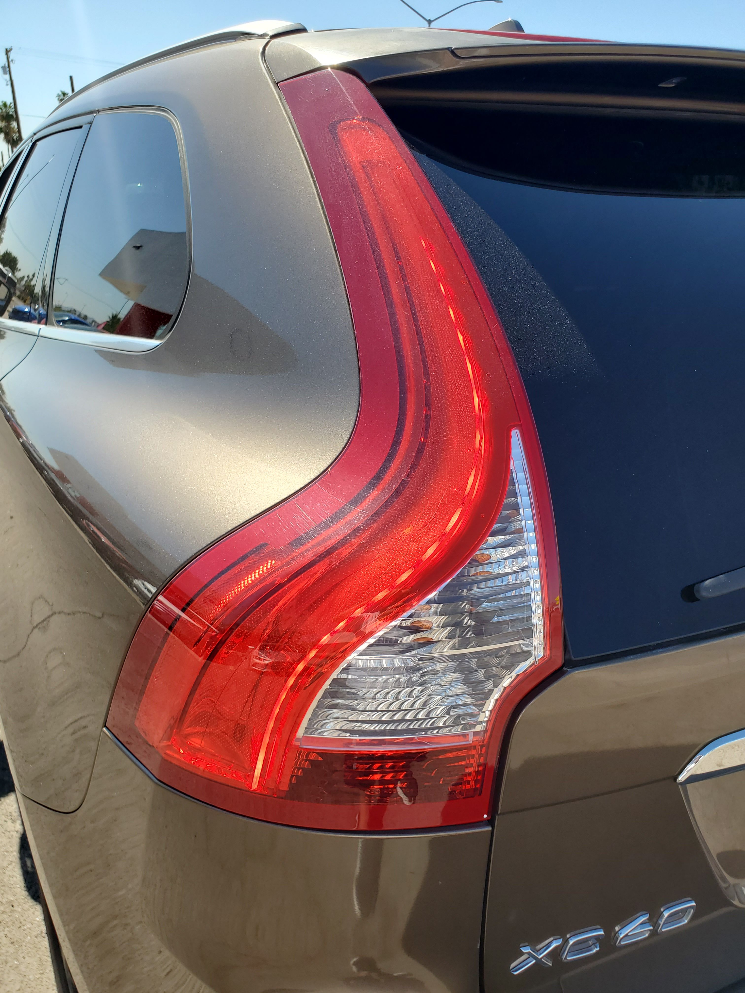 BROWN, 2015 VOLVO XC60 Image 9