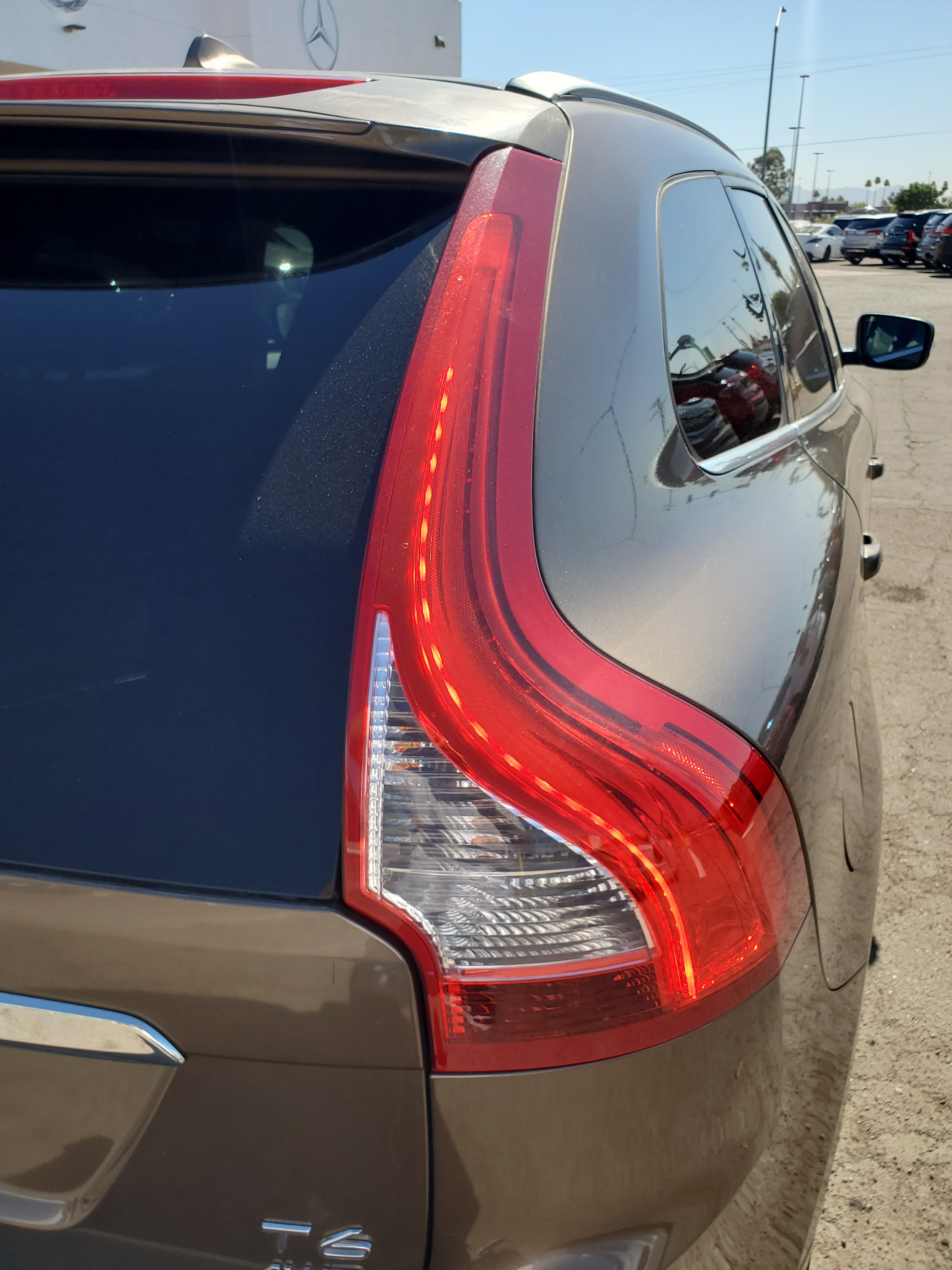 BROWN, 2015 VOLVO XC60 Image 10