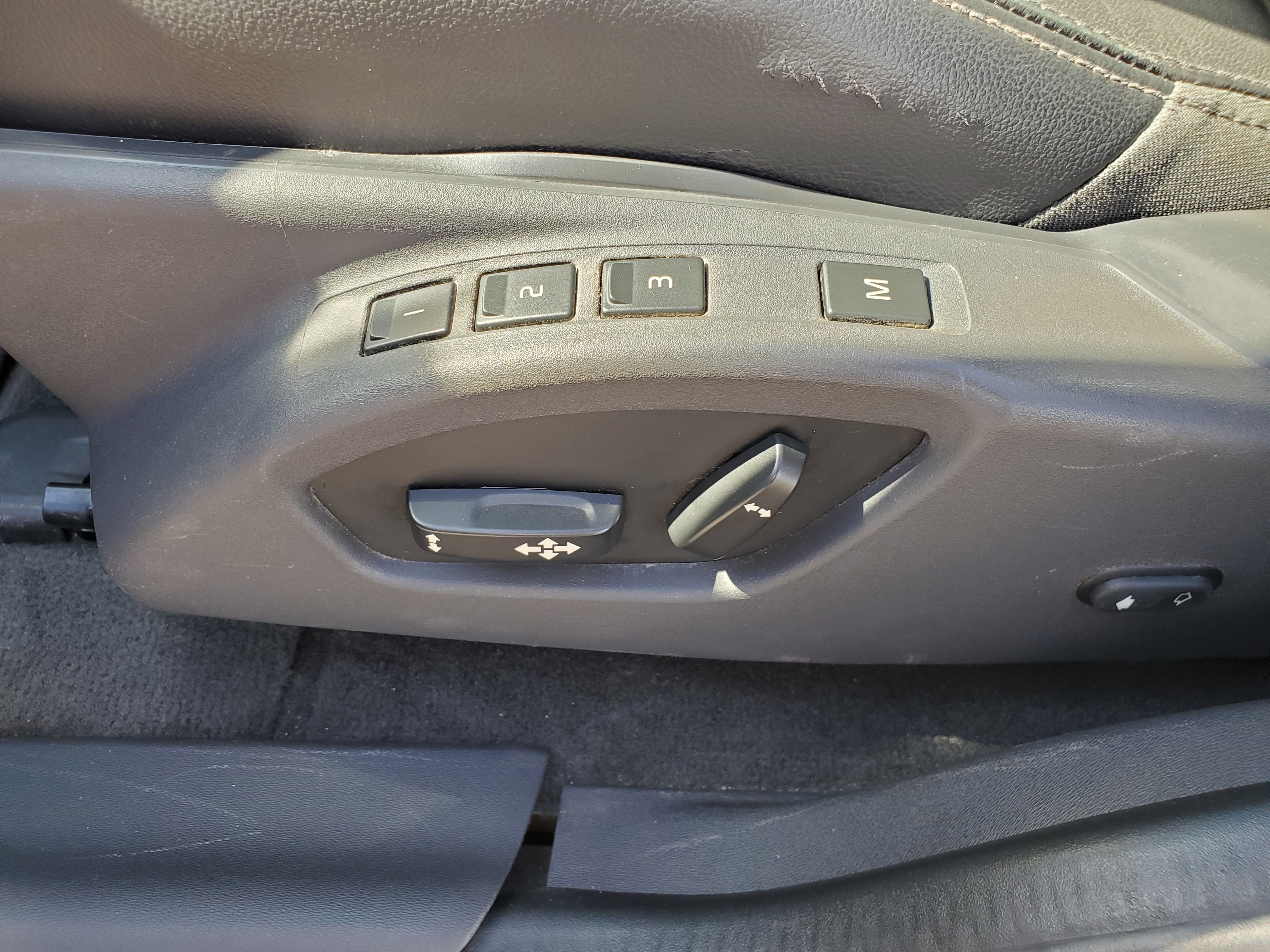 BROWN, 2015 VOLVO XC60 Image 17
