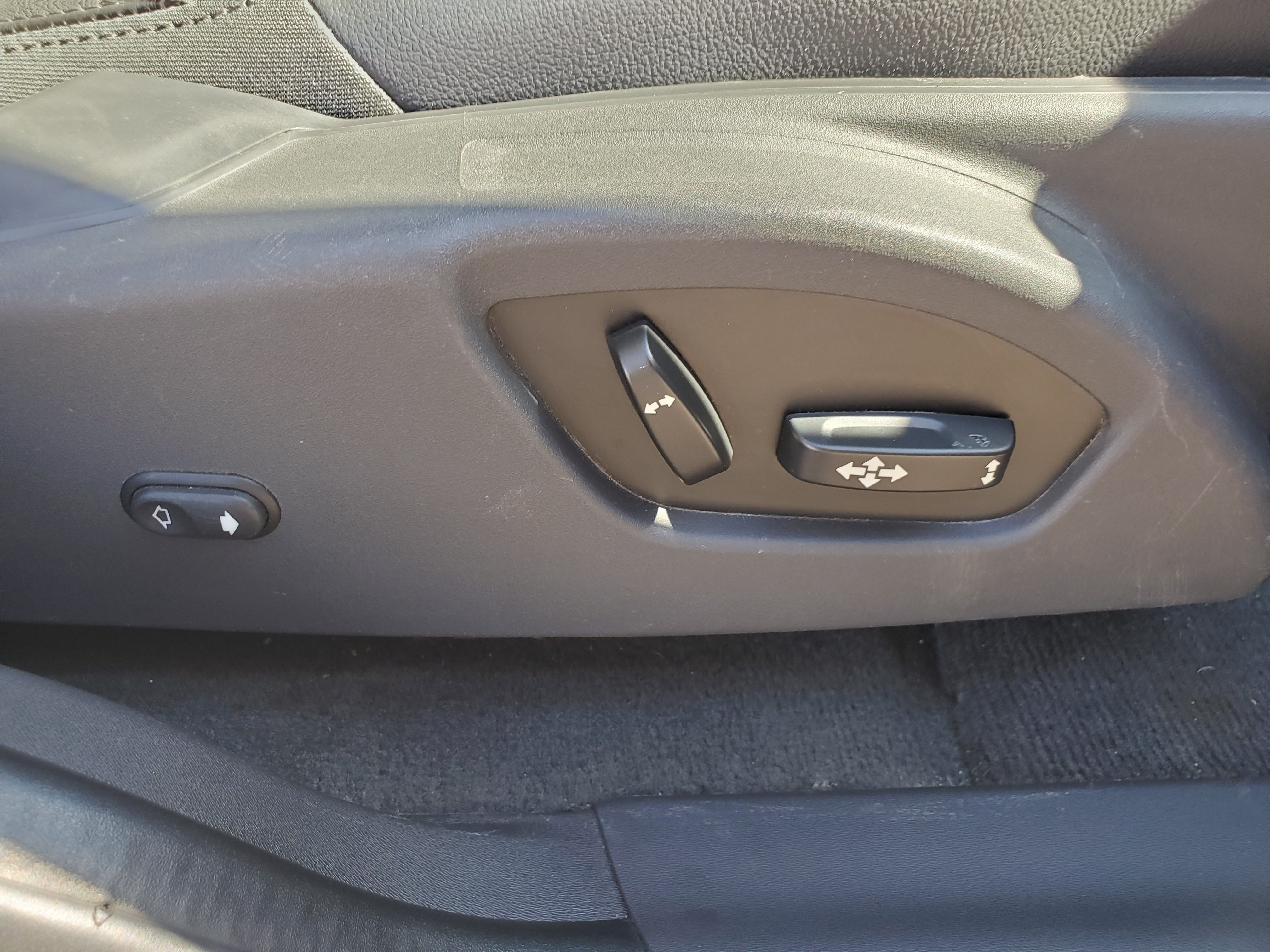 BROWN, 2015 VOLVO XC60 Image 34