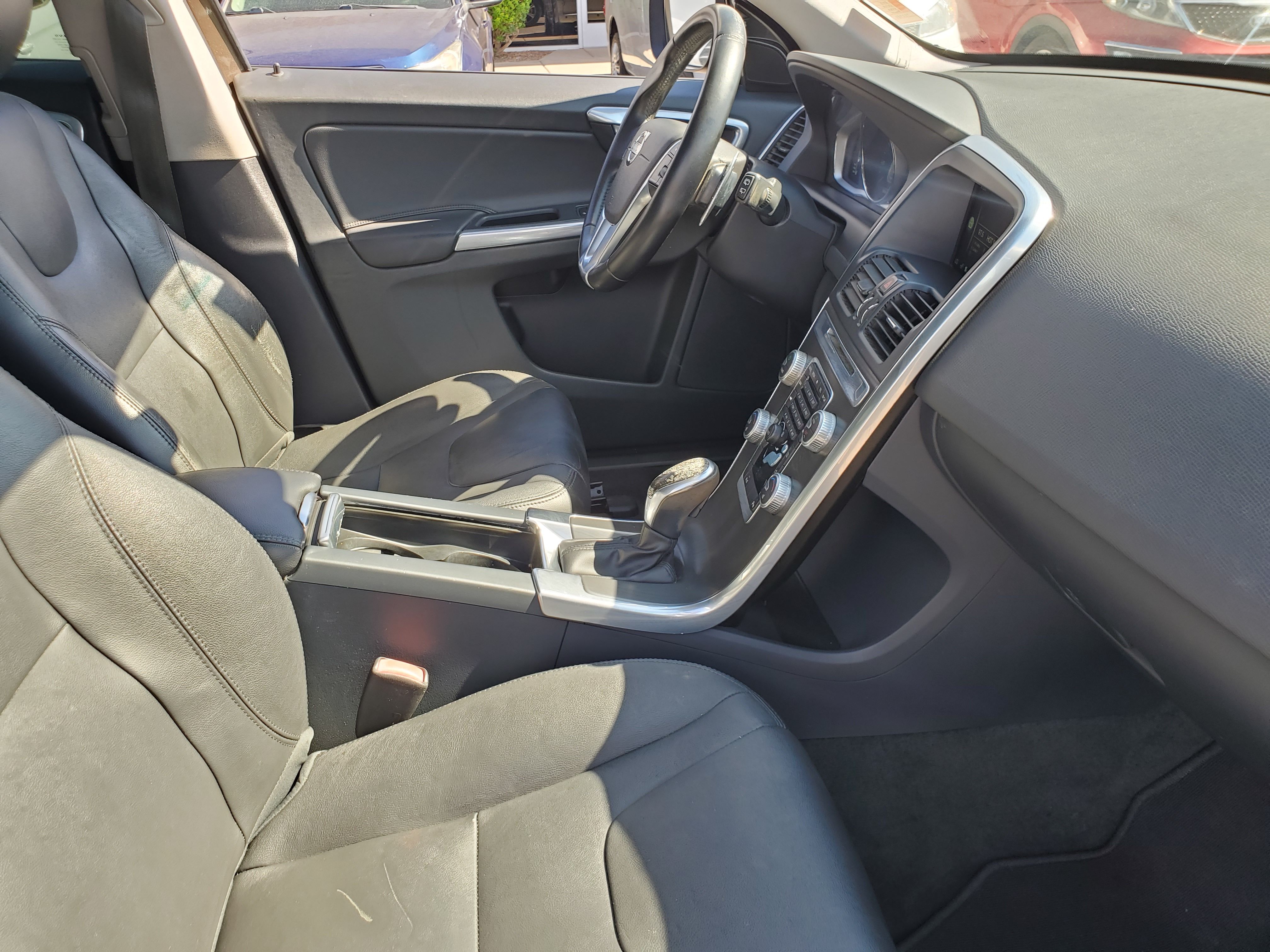BROWN, 2015 VOLVO XC60 Image 35