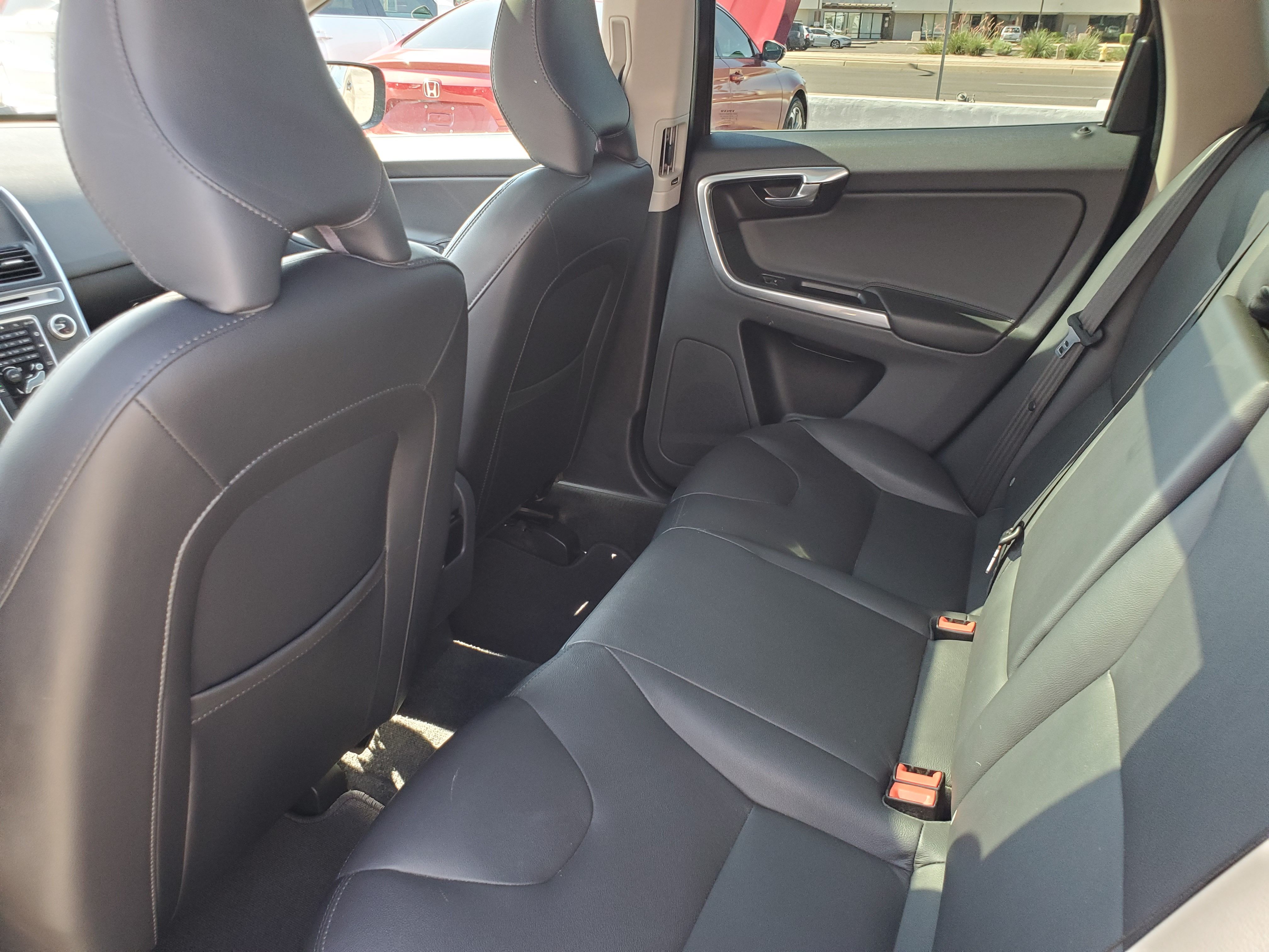 BROWN, 2015 VOLVO XC60 Image 39