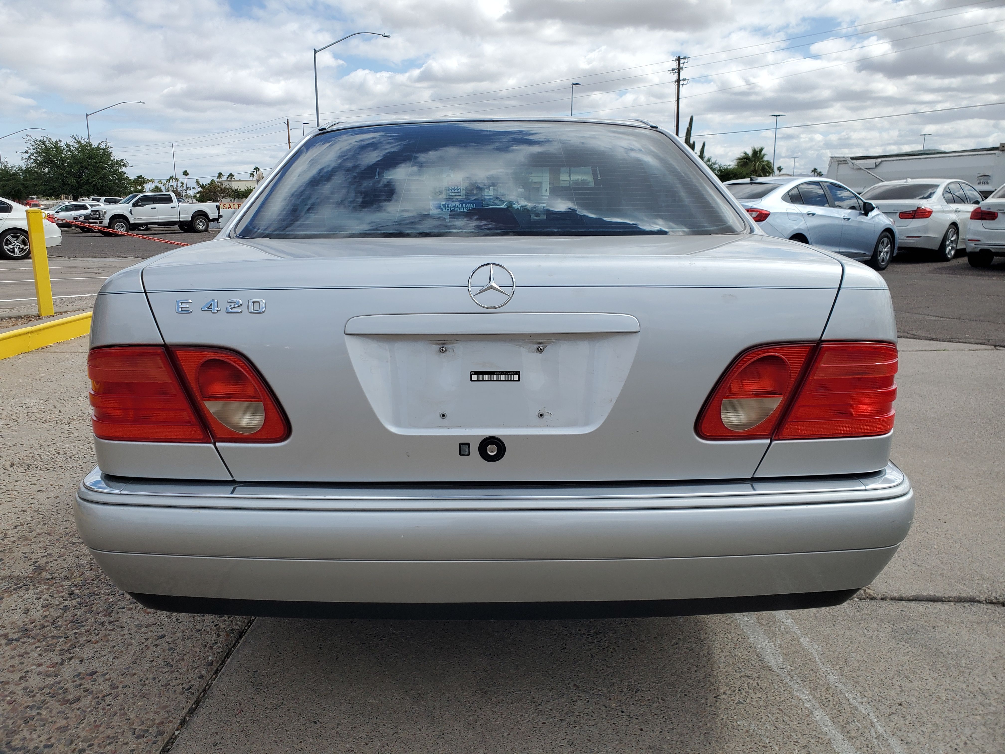 SILVER, 1997 MERCEDES-BENZ E-CLASS Image 4