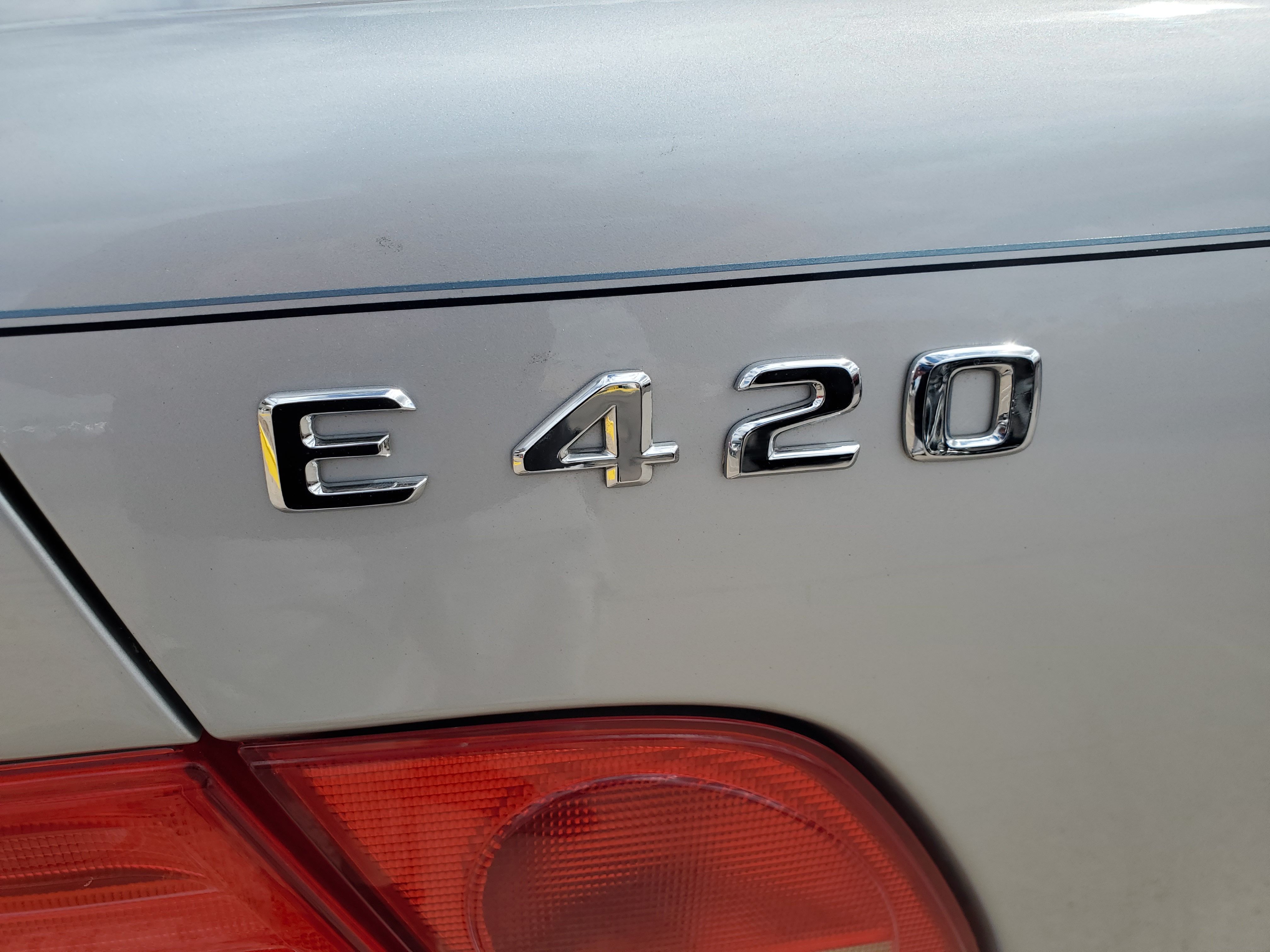 SILVER, 1997 MERCEDES-BENZ E-CLASS Image 17