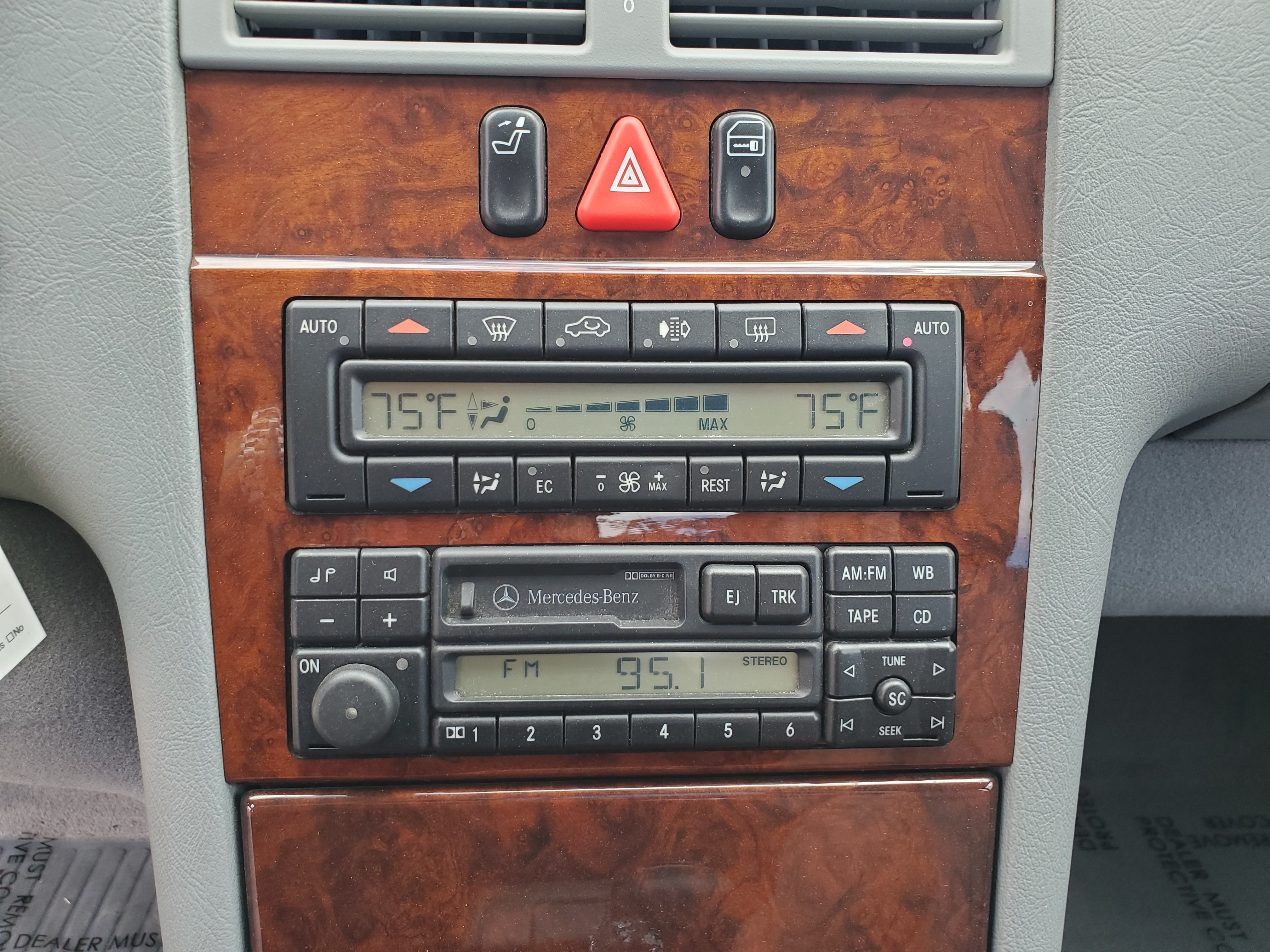 SILVER, 1997 MERCEDES-BENZ E-CLASS Image 28