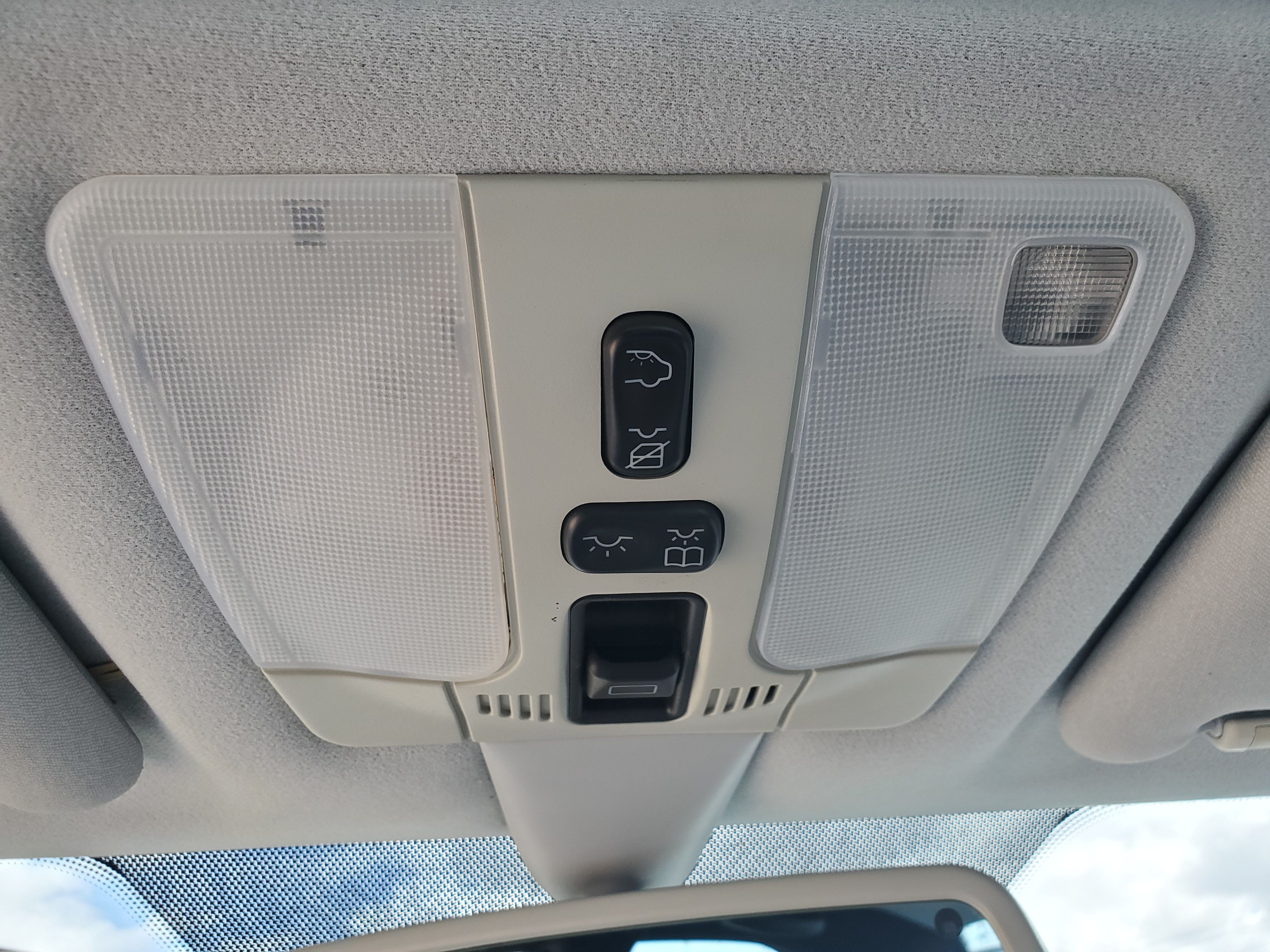 SILVER, 1997 MERCEDES-BENZ E-CLASS Image 32