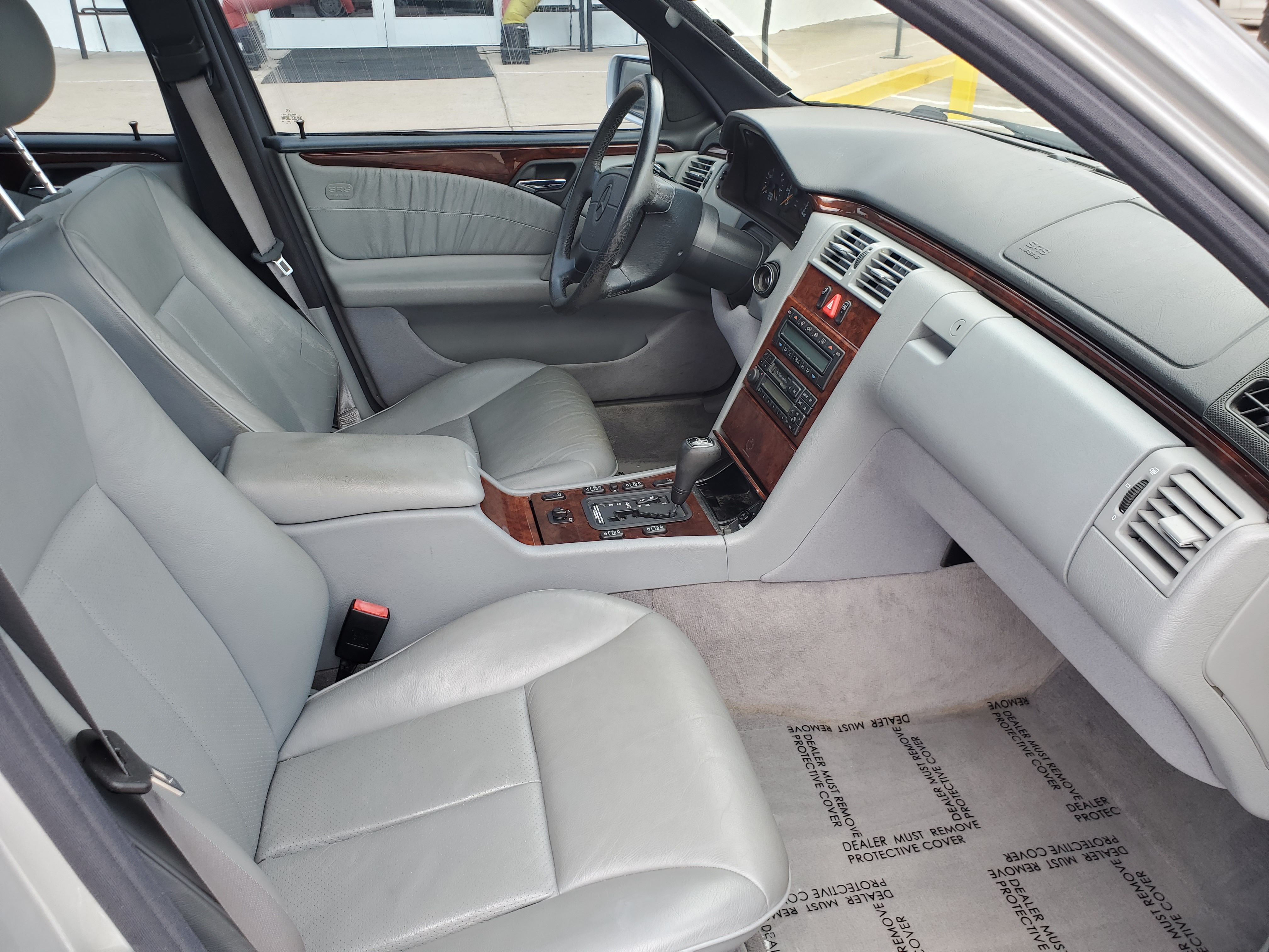 SILVER, 1997 MERCEDES-BENZ E-CLASS Image 37