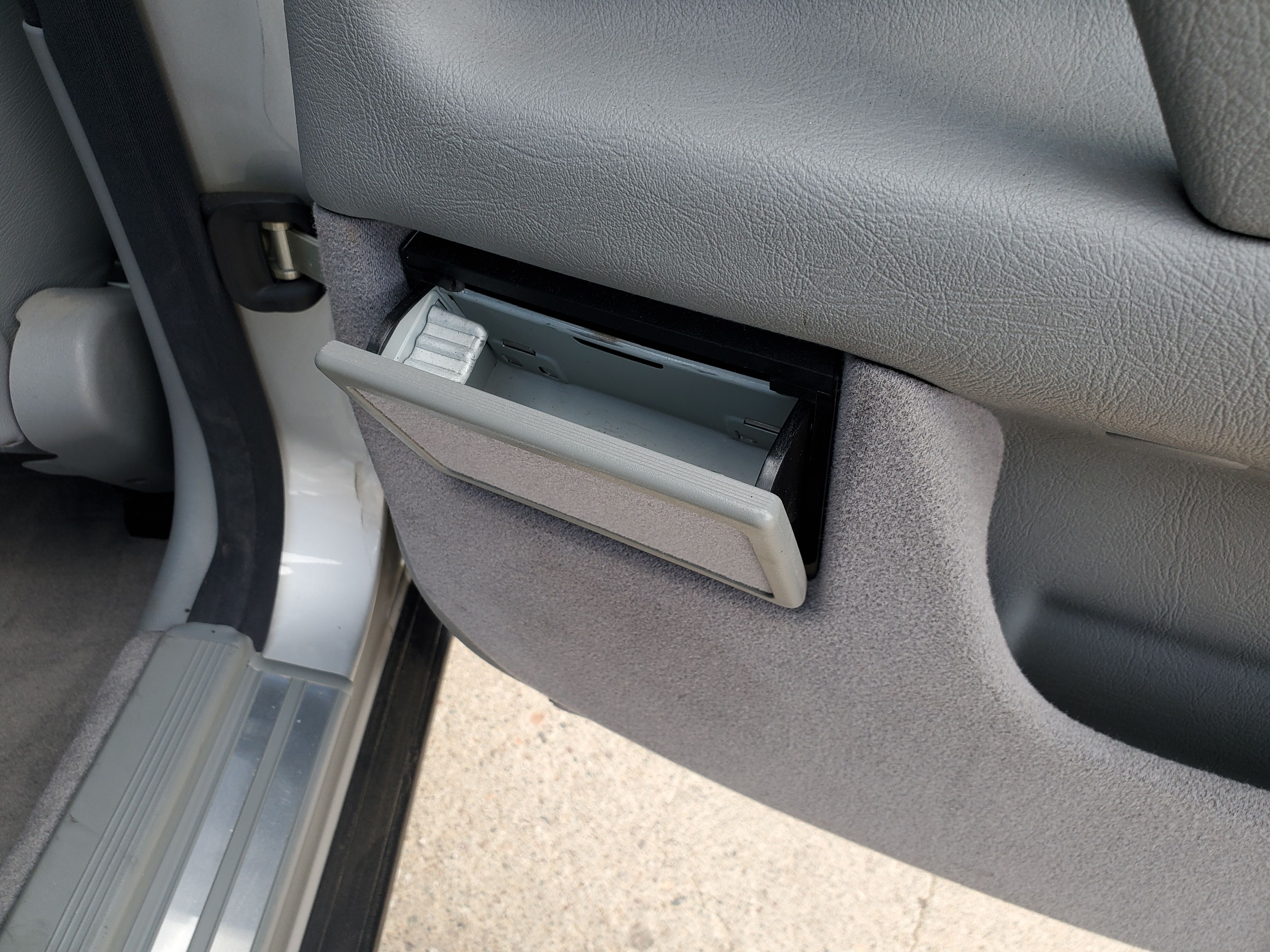SILVER, 1997 MERCEDES-BENZ E-CLASS Image 47