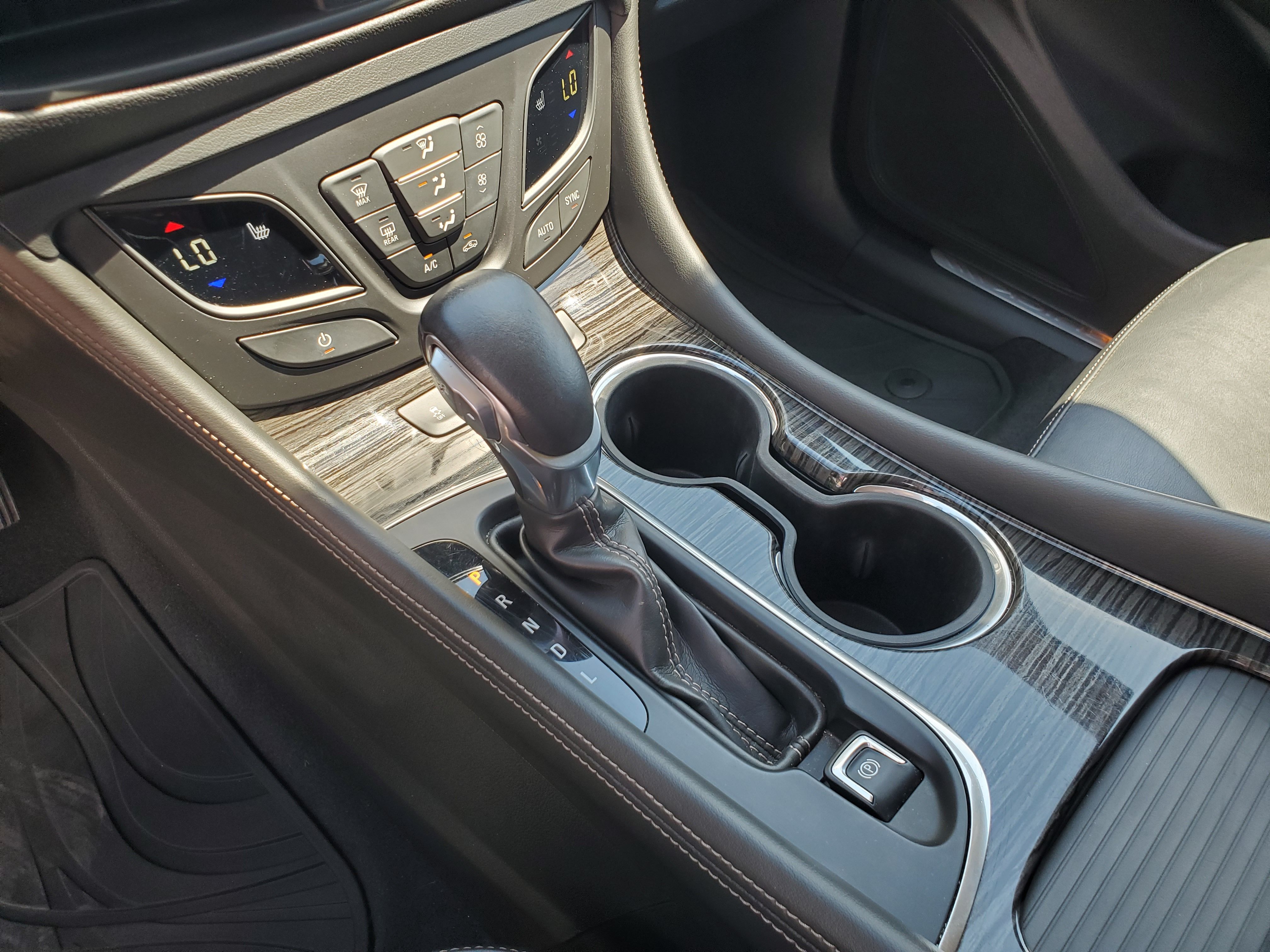 BLACK, 2017 BUICK ENVISION Image 32