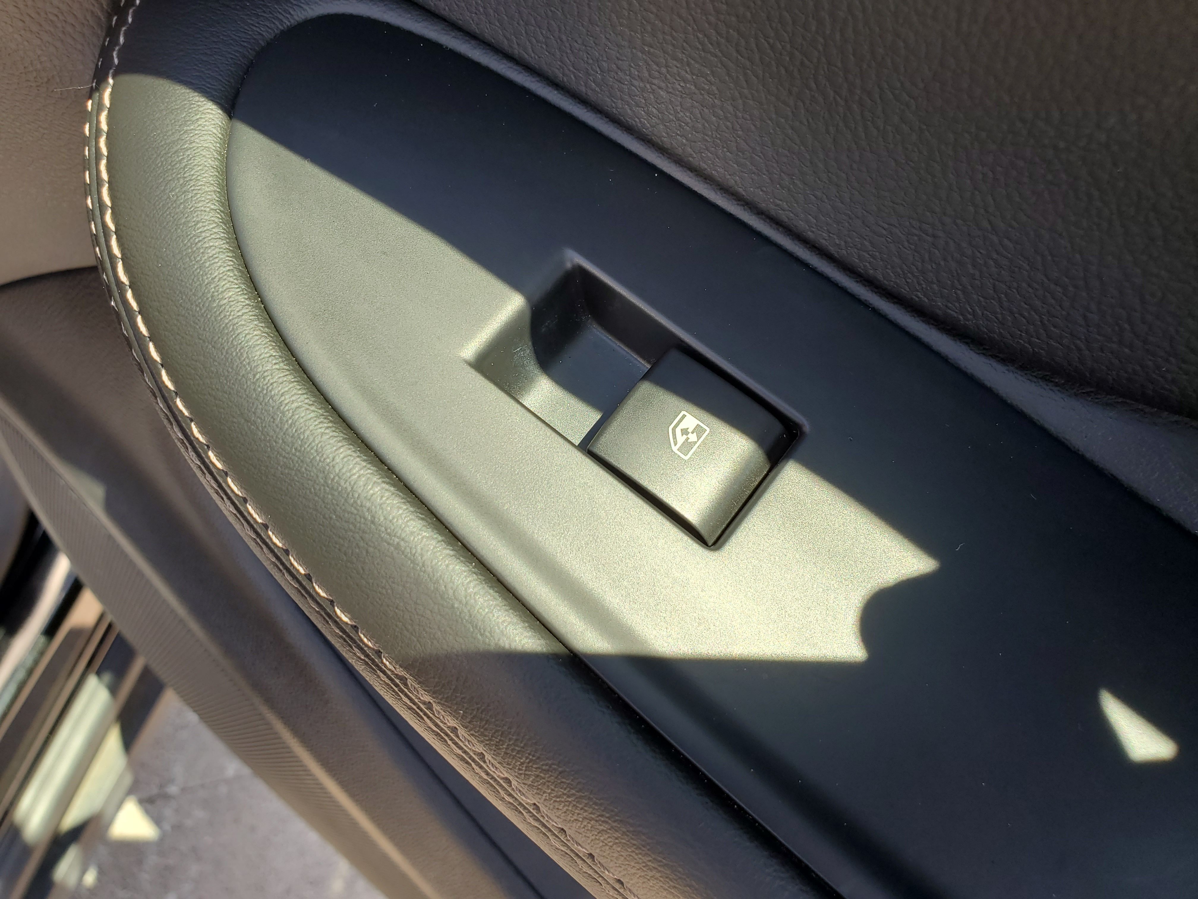 BLACK, 2017 BUICK ENVISION Image 36