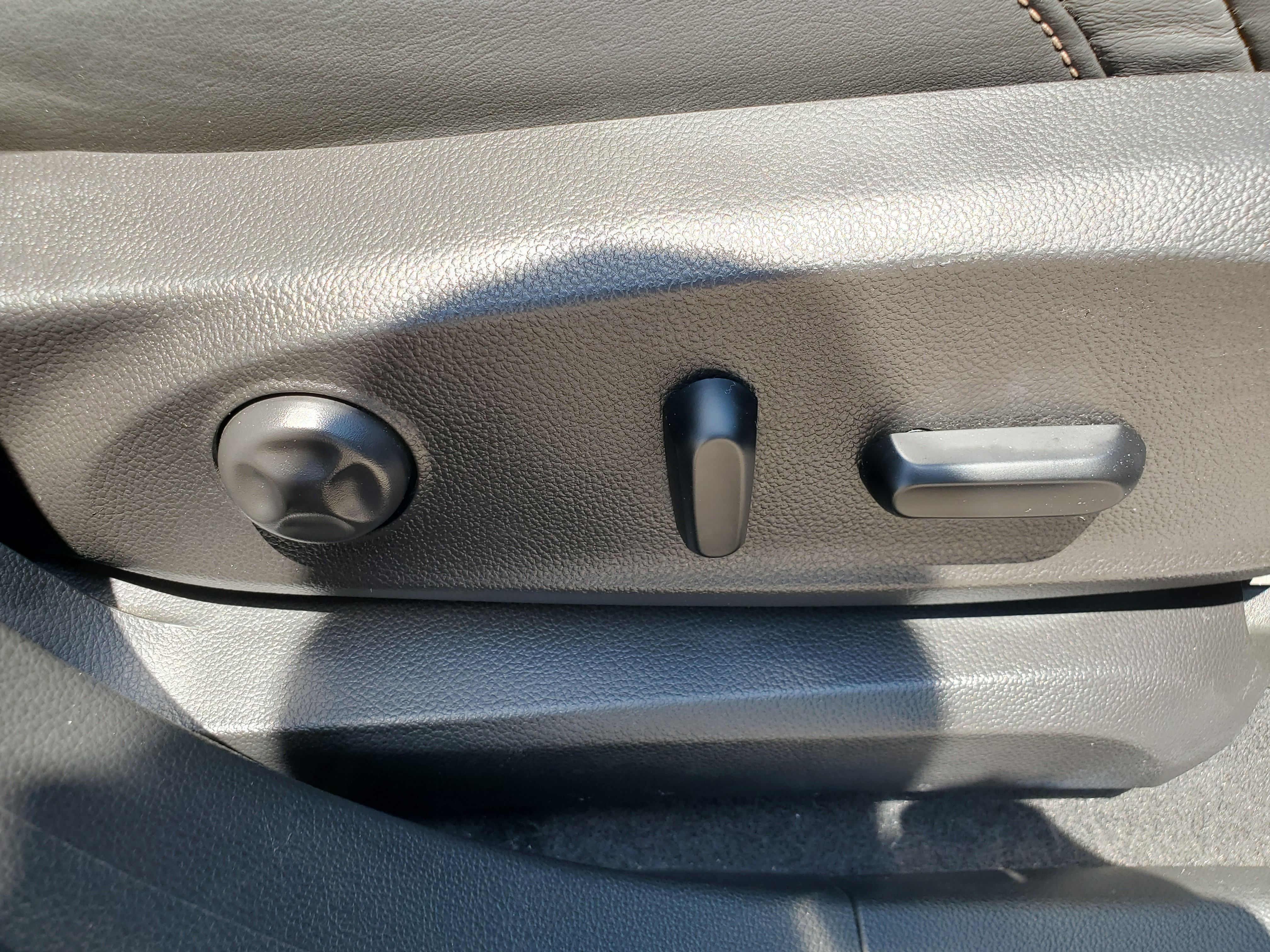 BLACK, 2017 BUICK ENVISION Image 37