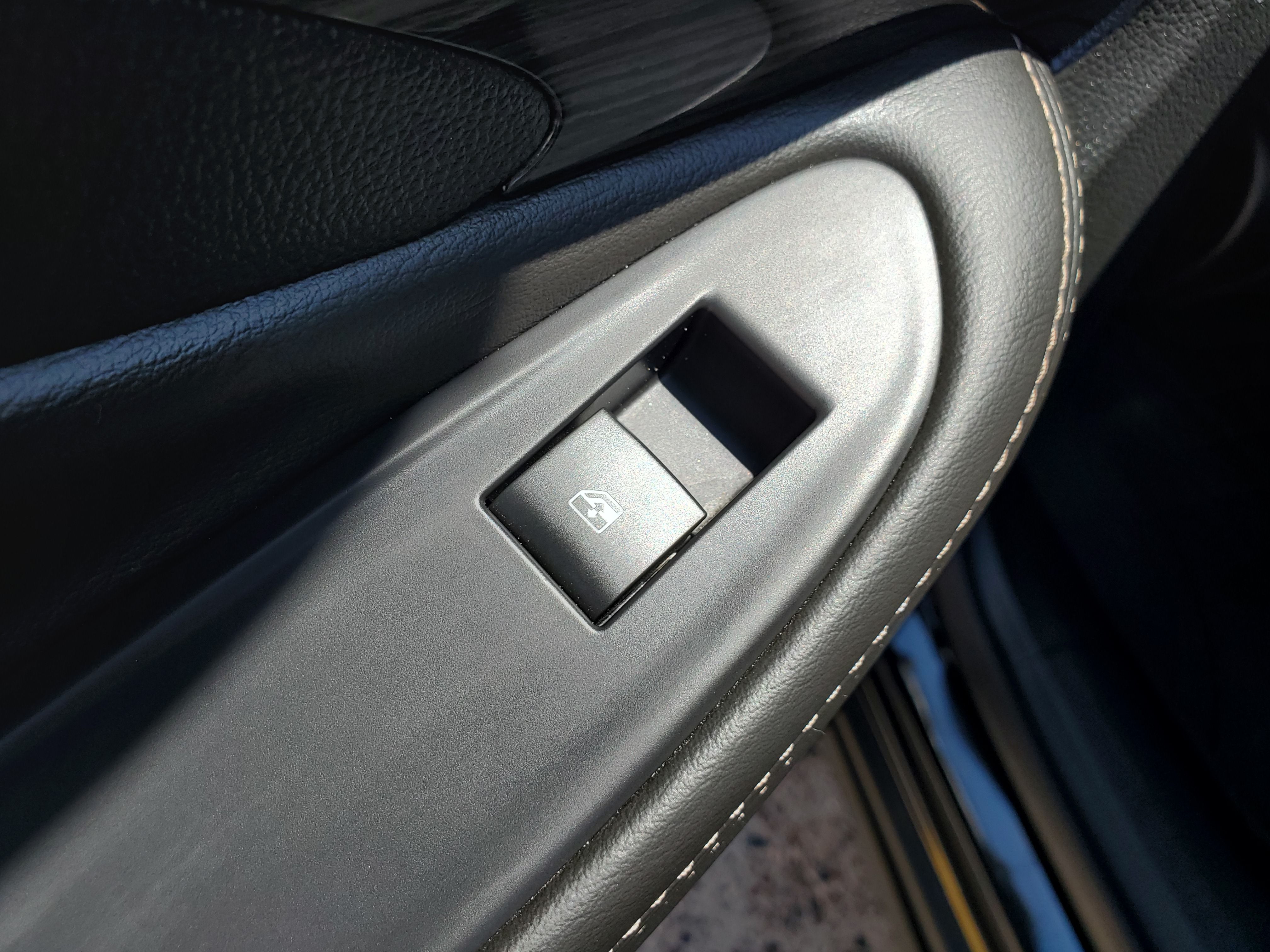 BLACK, 2017 BUICK ENVISION Image 41