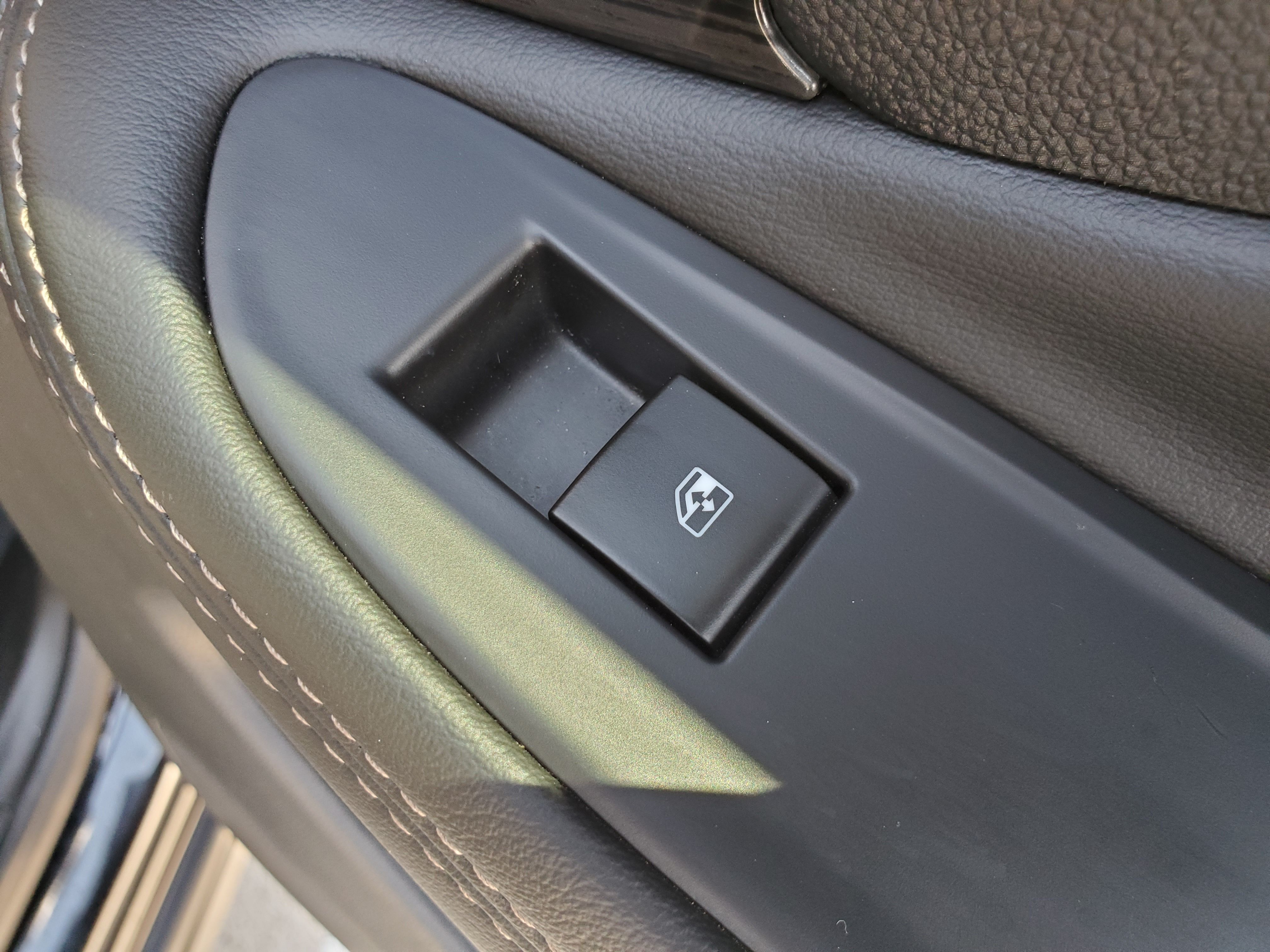 BLACK, 2017 BUICK ENVISION Image 45