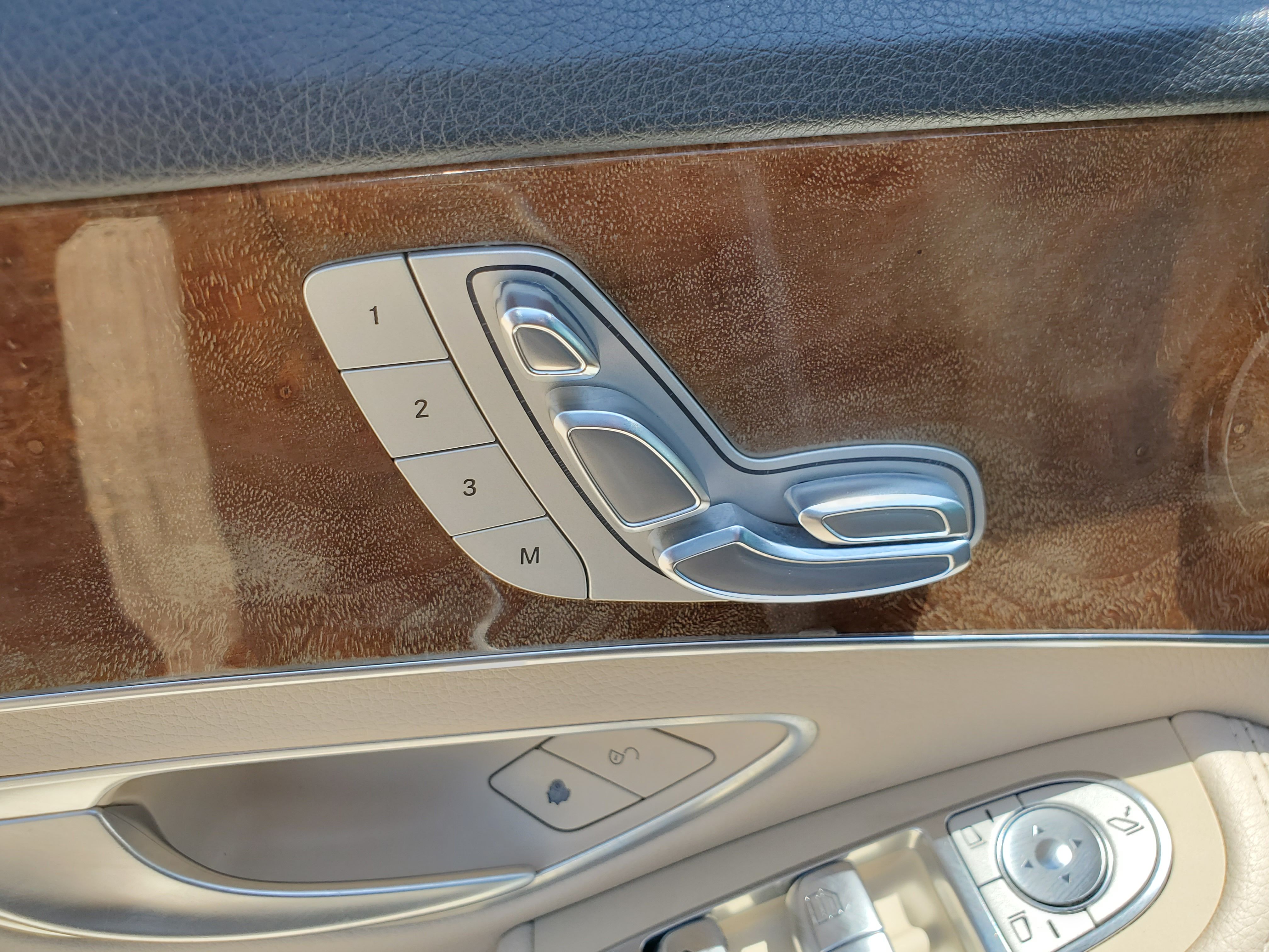 BLACK, 2018 MERCEDES-BENZ C-CLASS Image 19